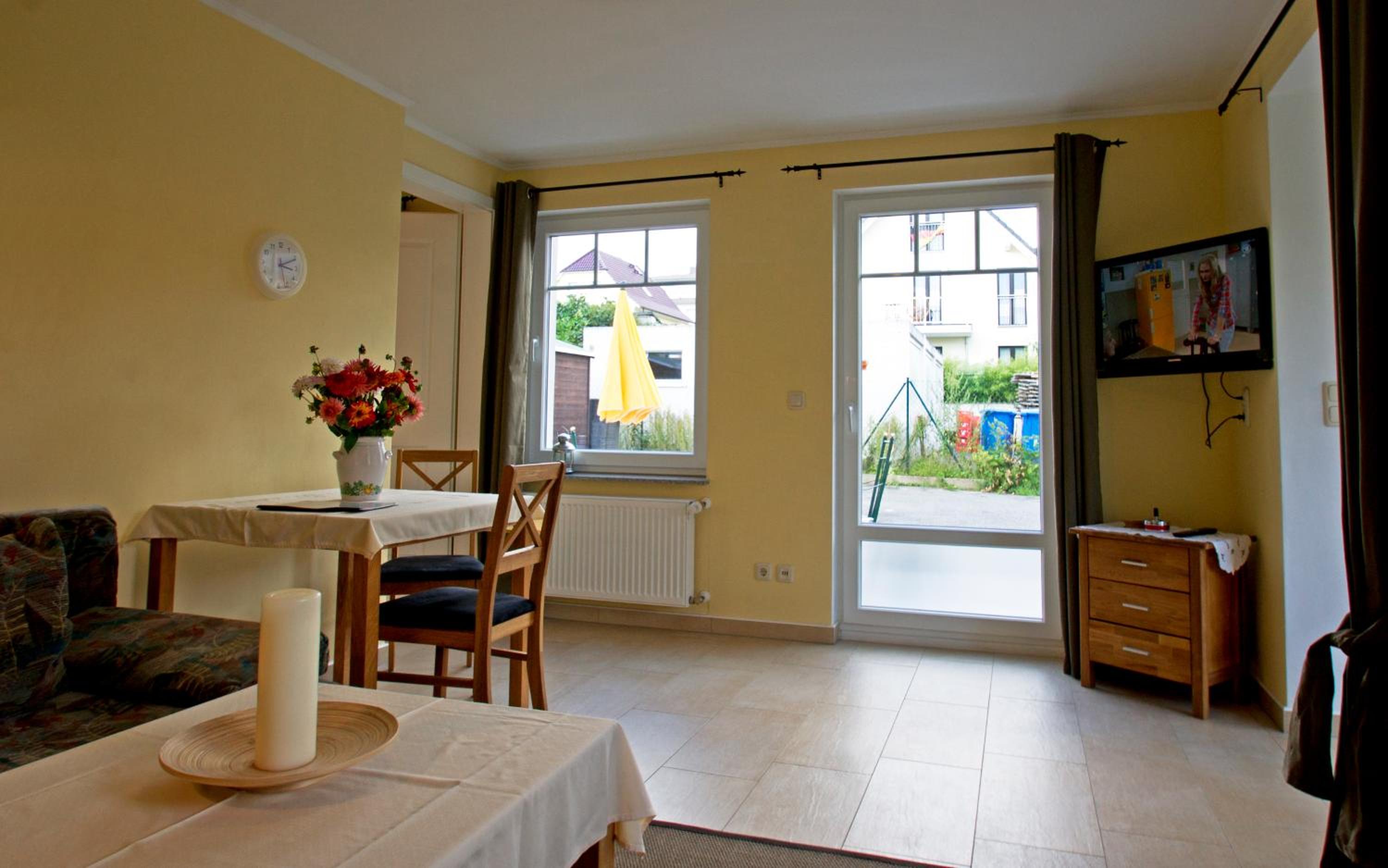 One-Bedroom Apartment with Terrace photo 1
