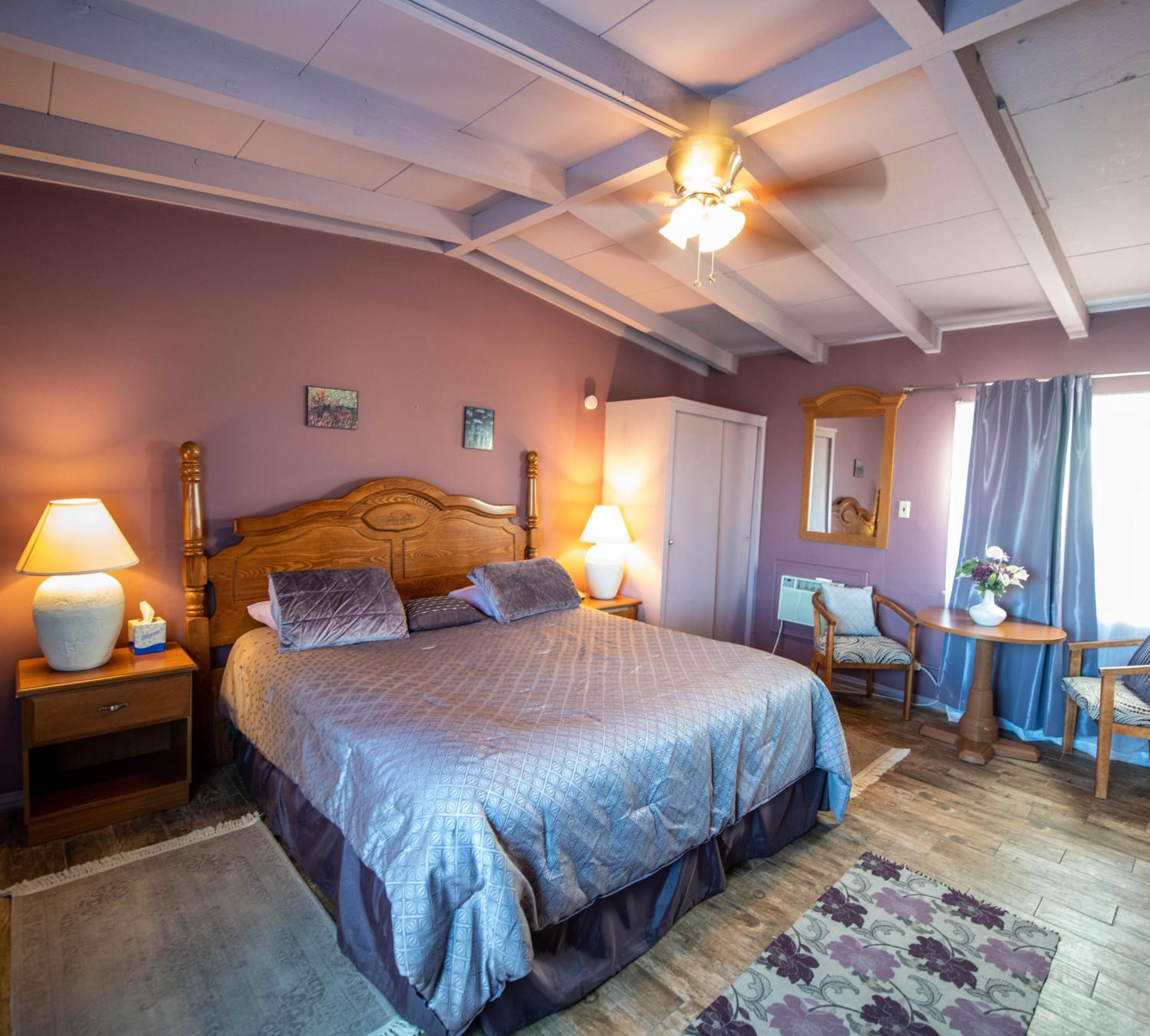 Deluxe King Room photo 1