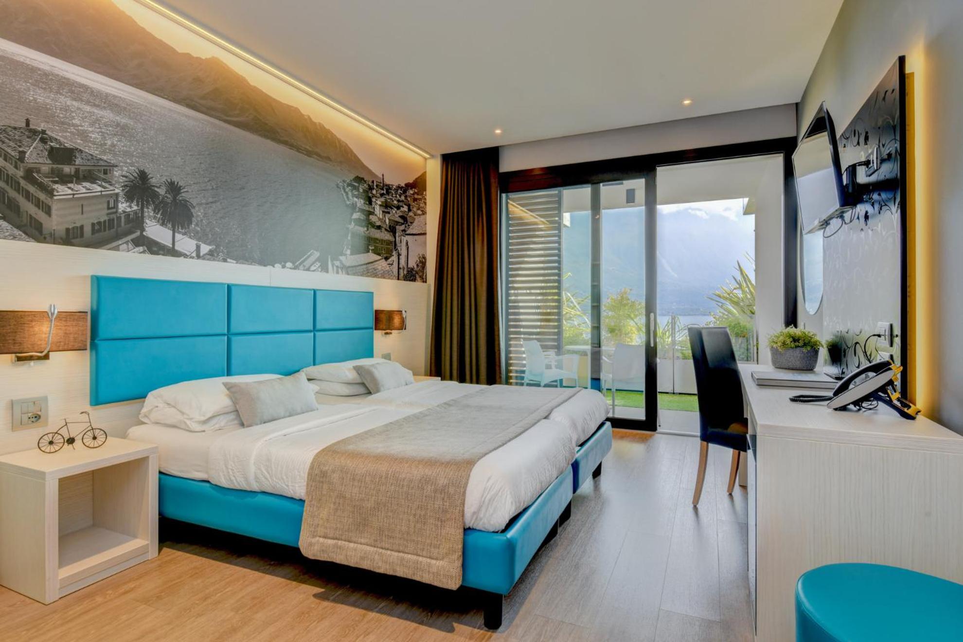 Standard Twin Room with Lake View