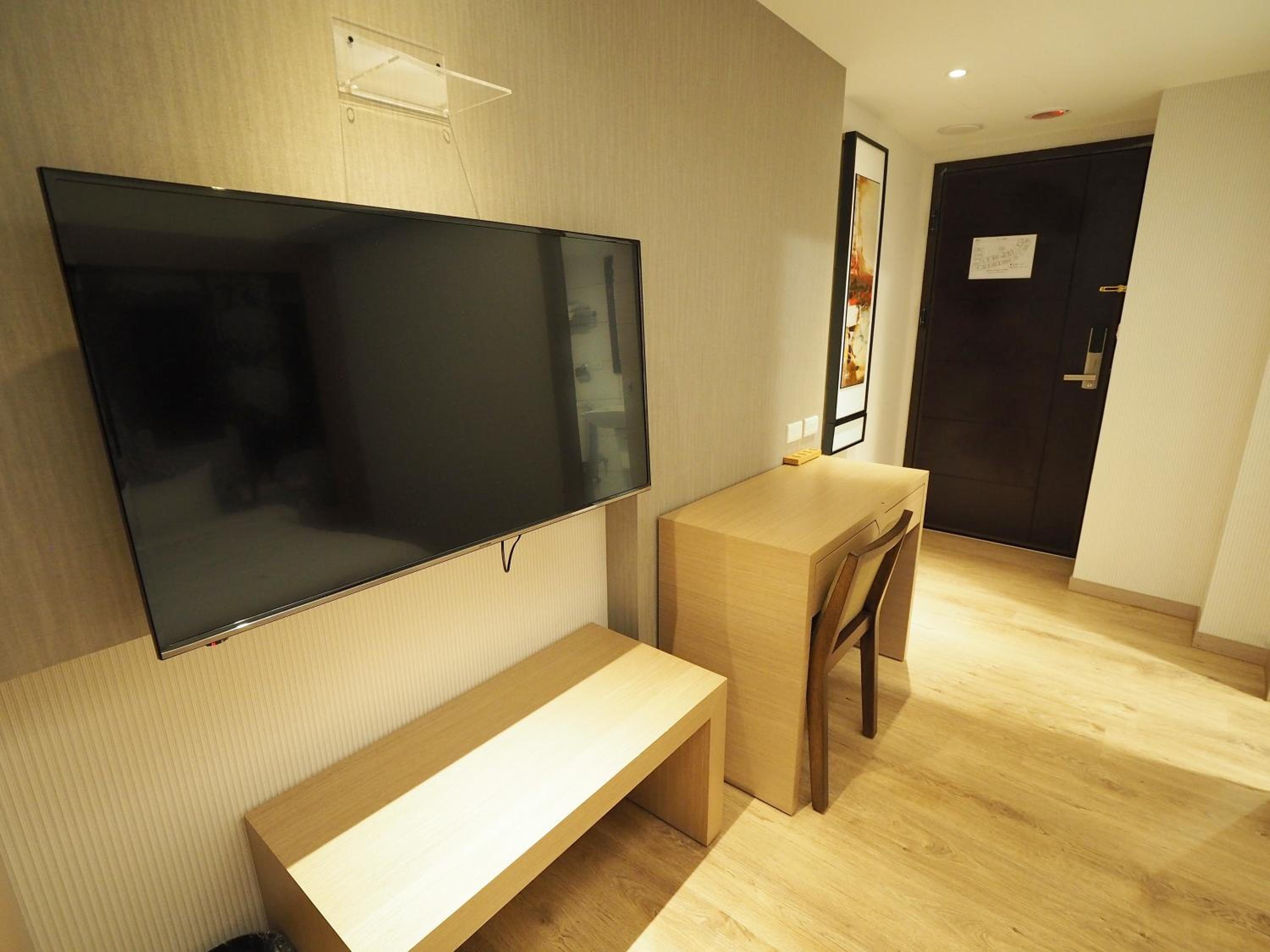 Budget Single Room - Interior Window Only