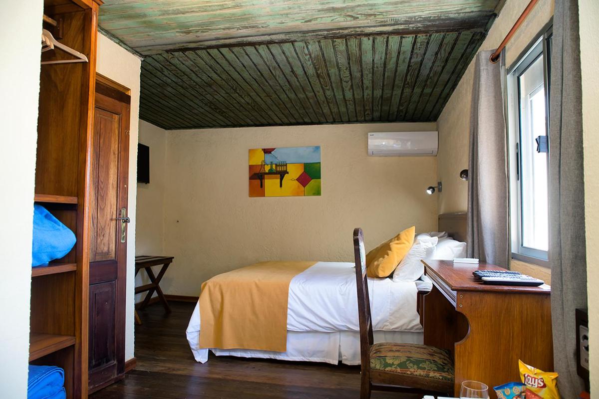Deluxe Room (2 Adults + 1 Child) photo 1