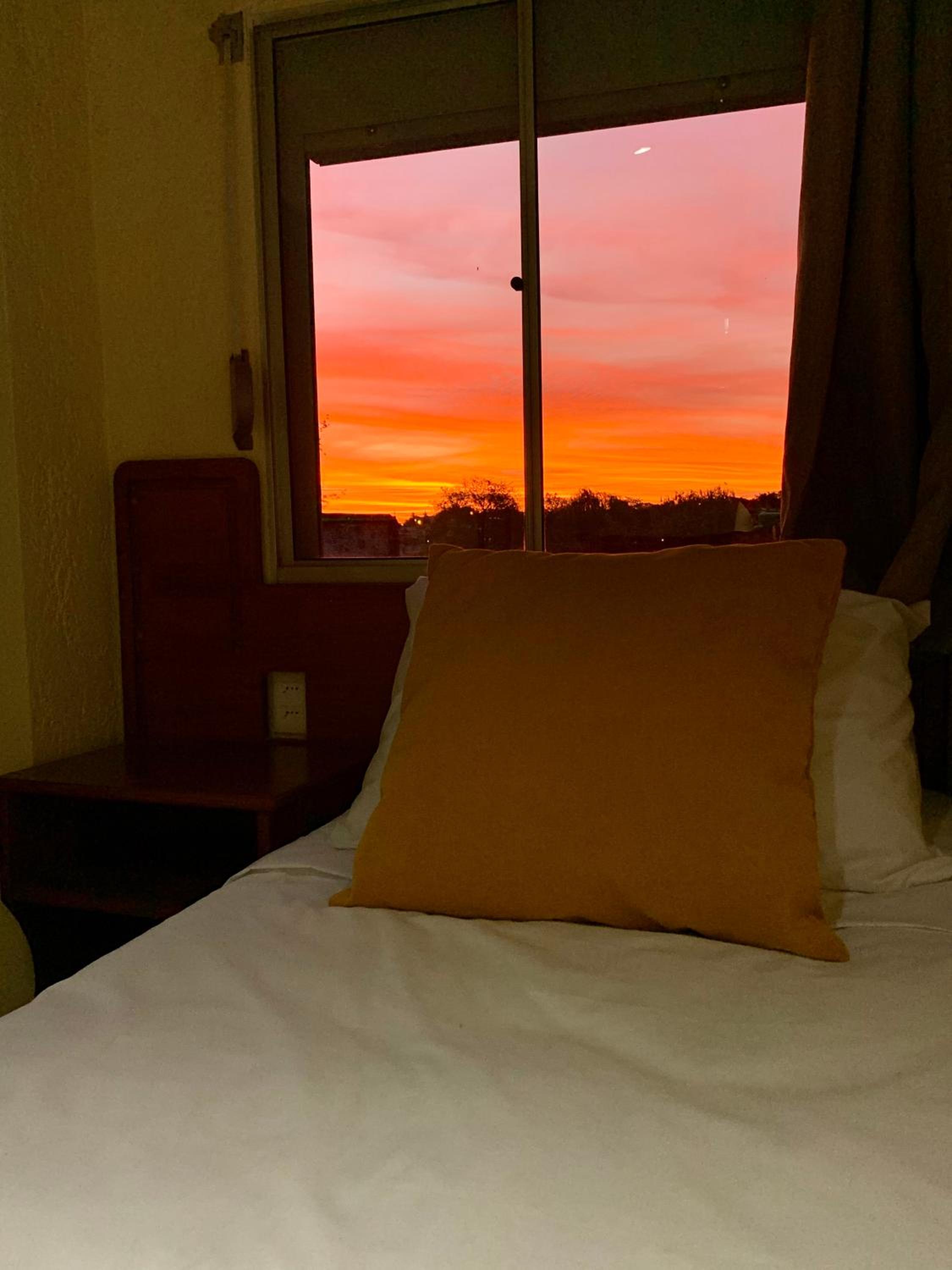 Deluxe Room (2 Adults + 1 Child) photo 3