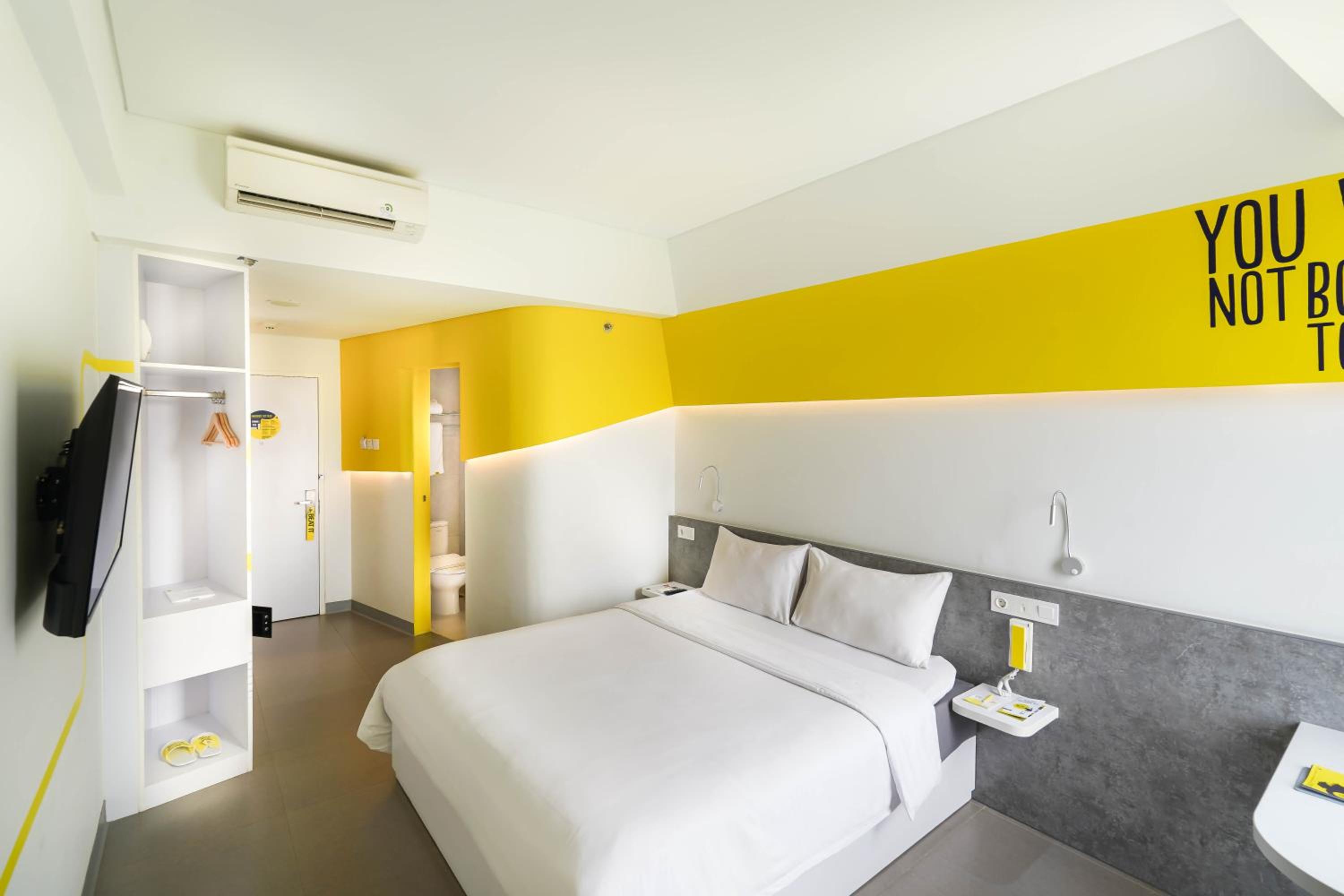Deluxe Double or Twin Room with City View