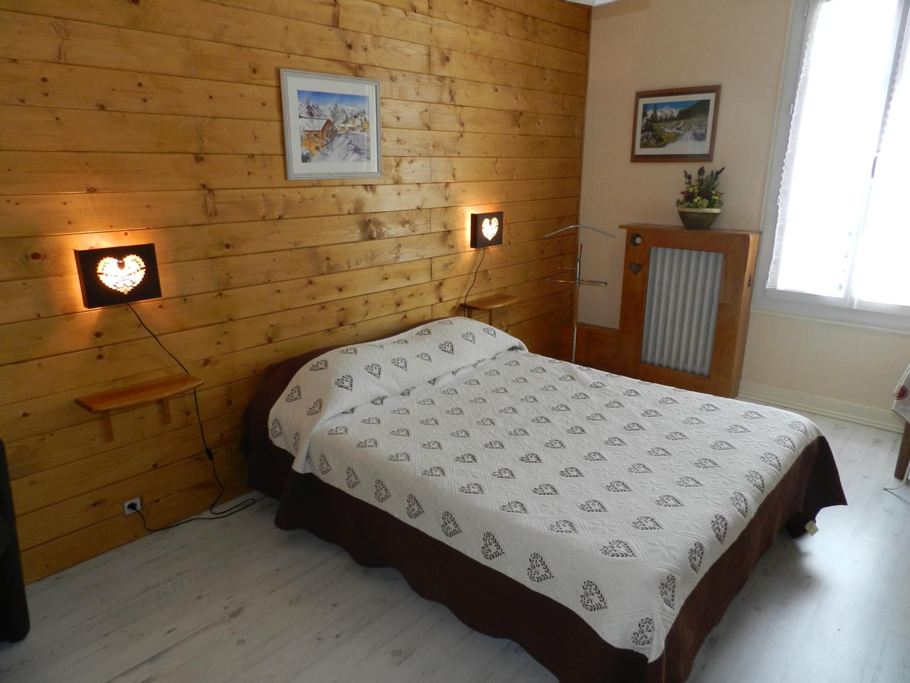Double Room With Private Bathroom - Photo 1