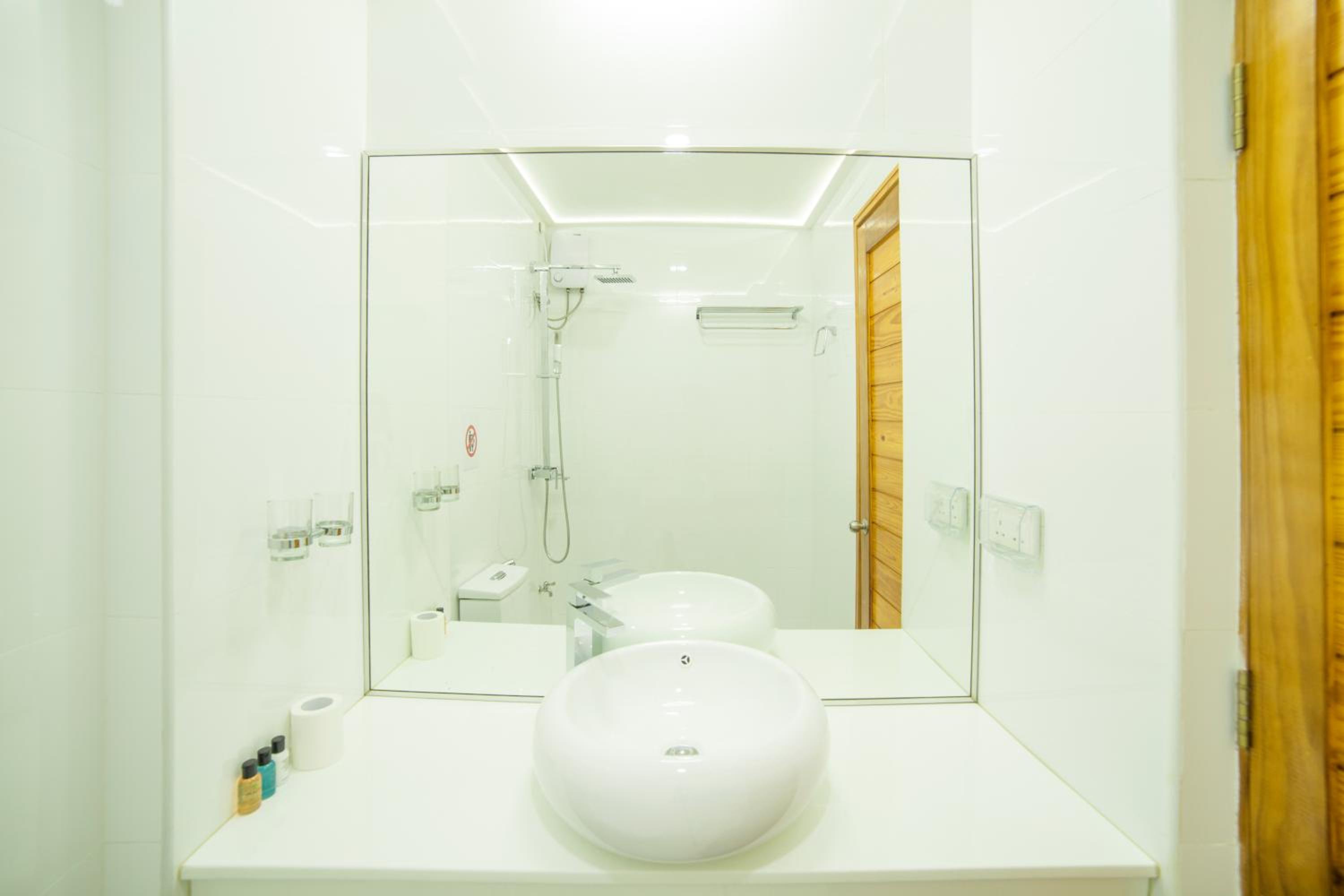 Deluxe Double or Twin Room - Photo 38
