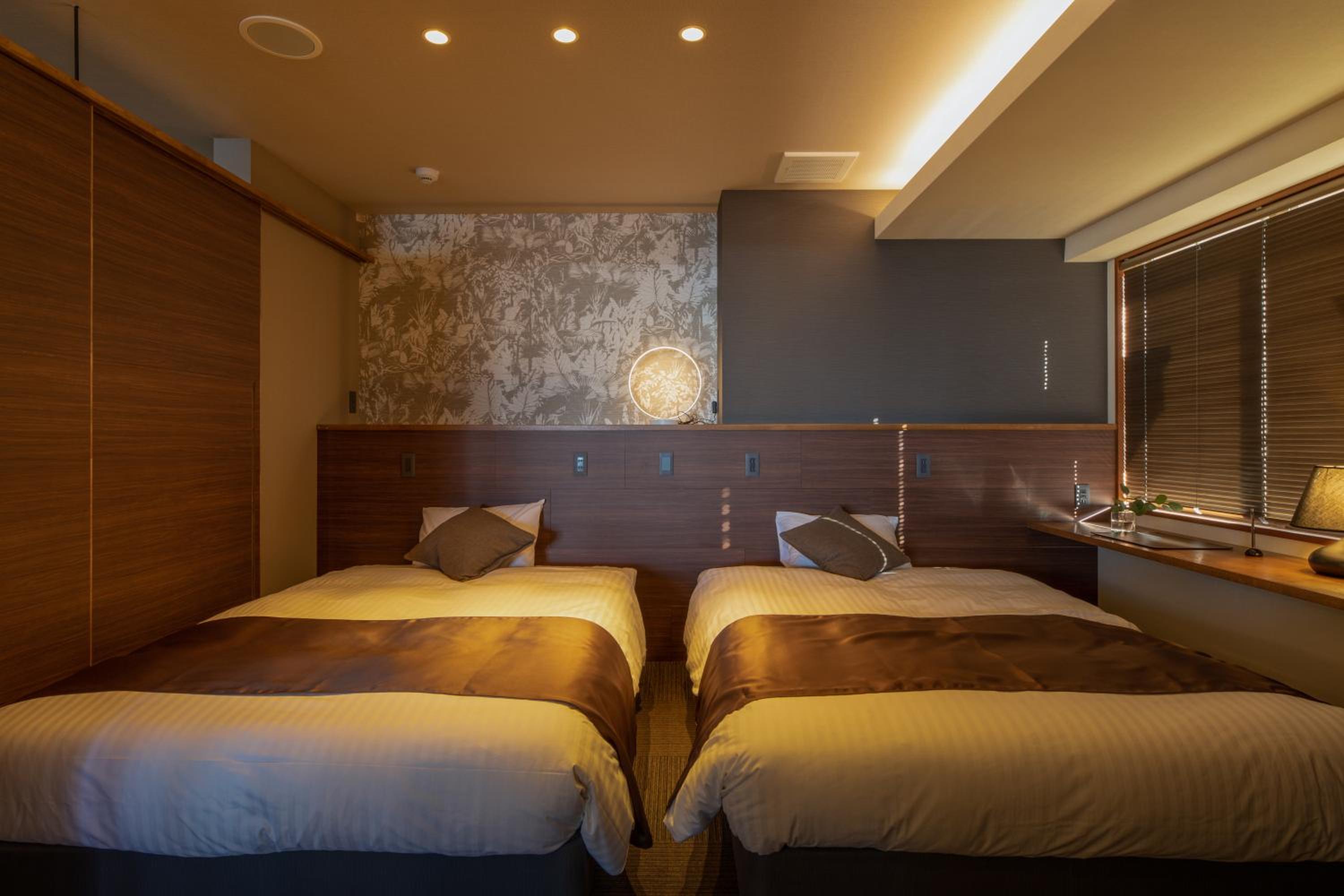 Suite with Balcony - Photo 14