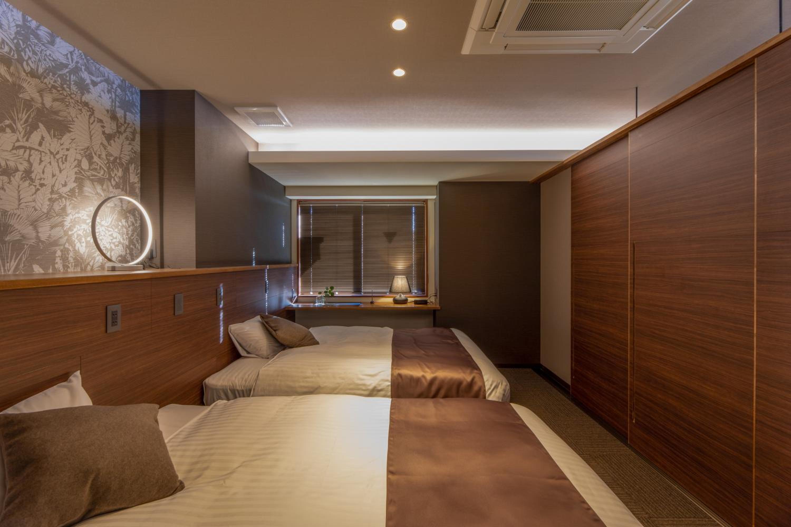 Suite with Balcony - Photo 15