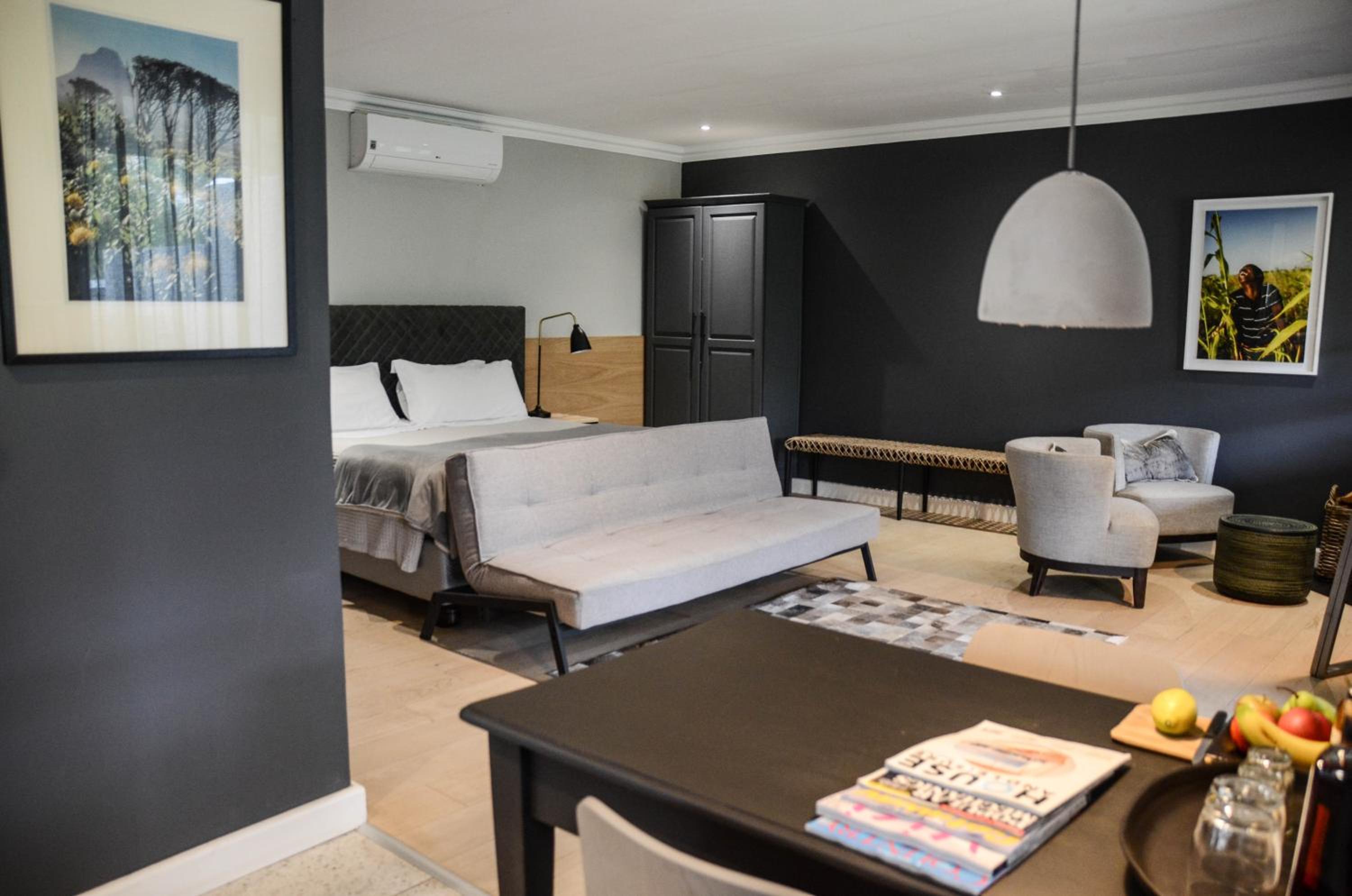 Deluxe Family Suite photo 1