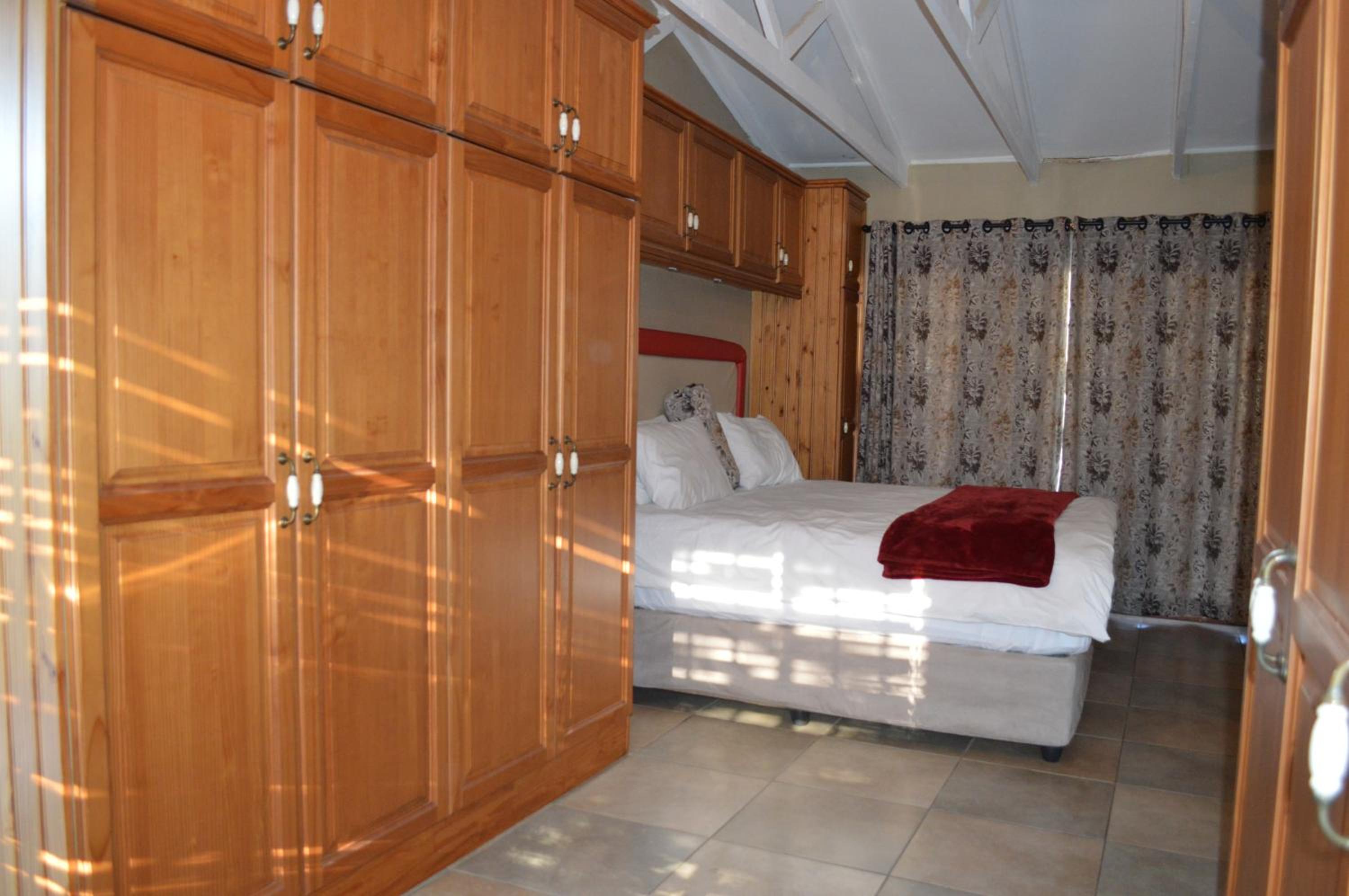 Superior King Room photo 1