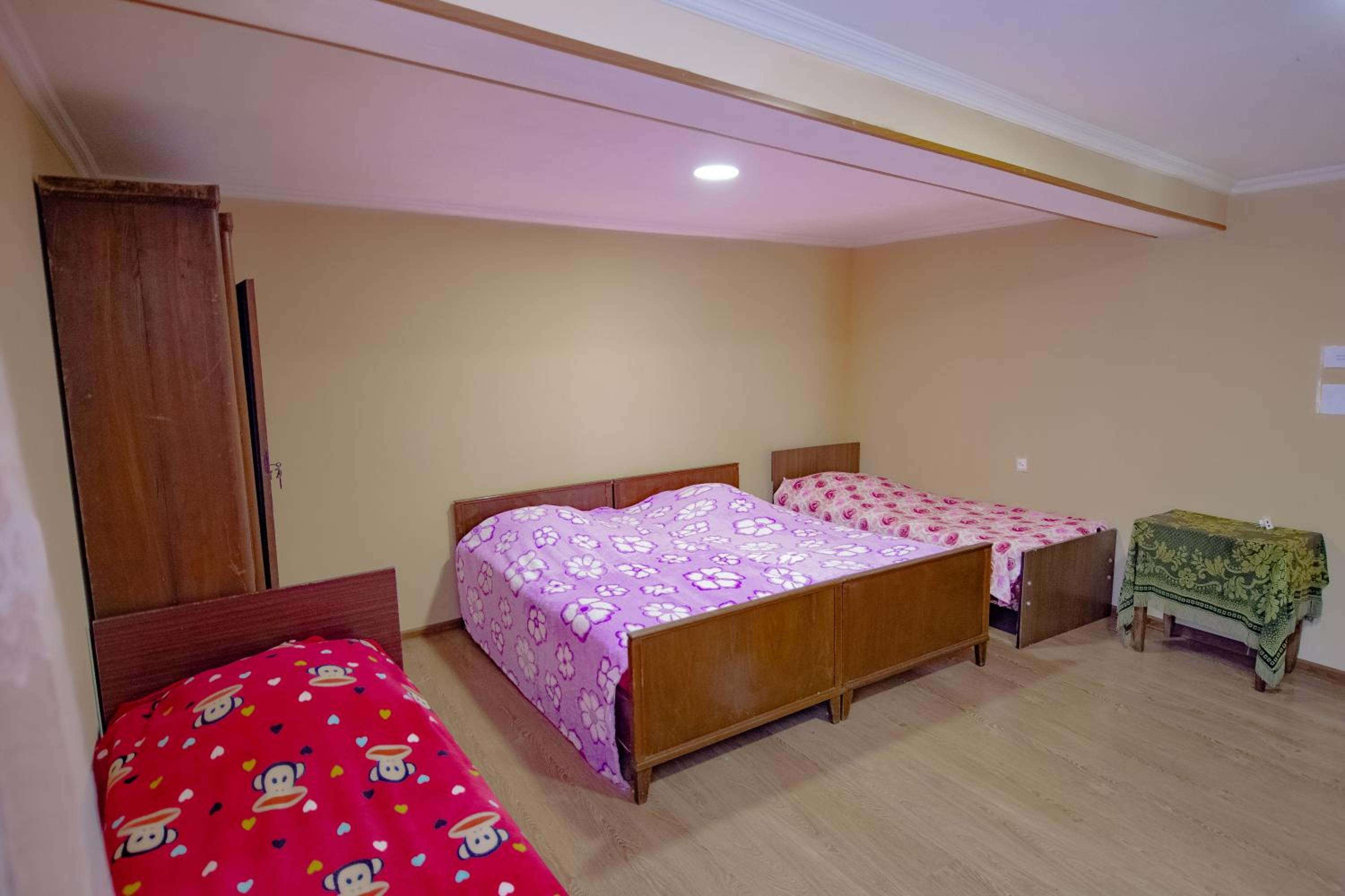 Quadruple Room with Bath photo 1