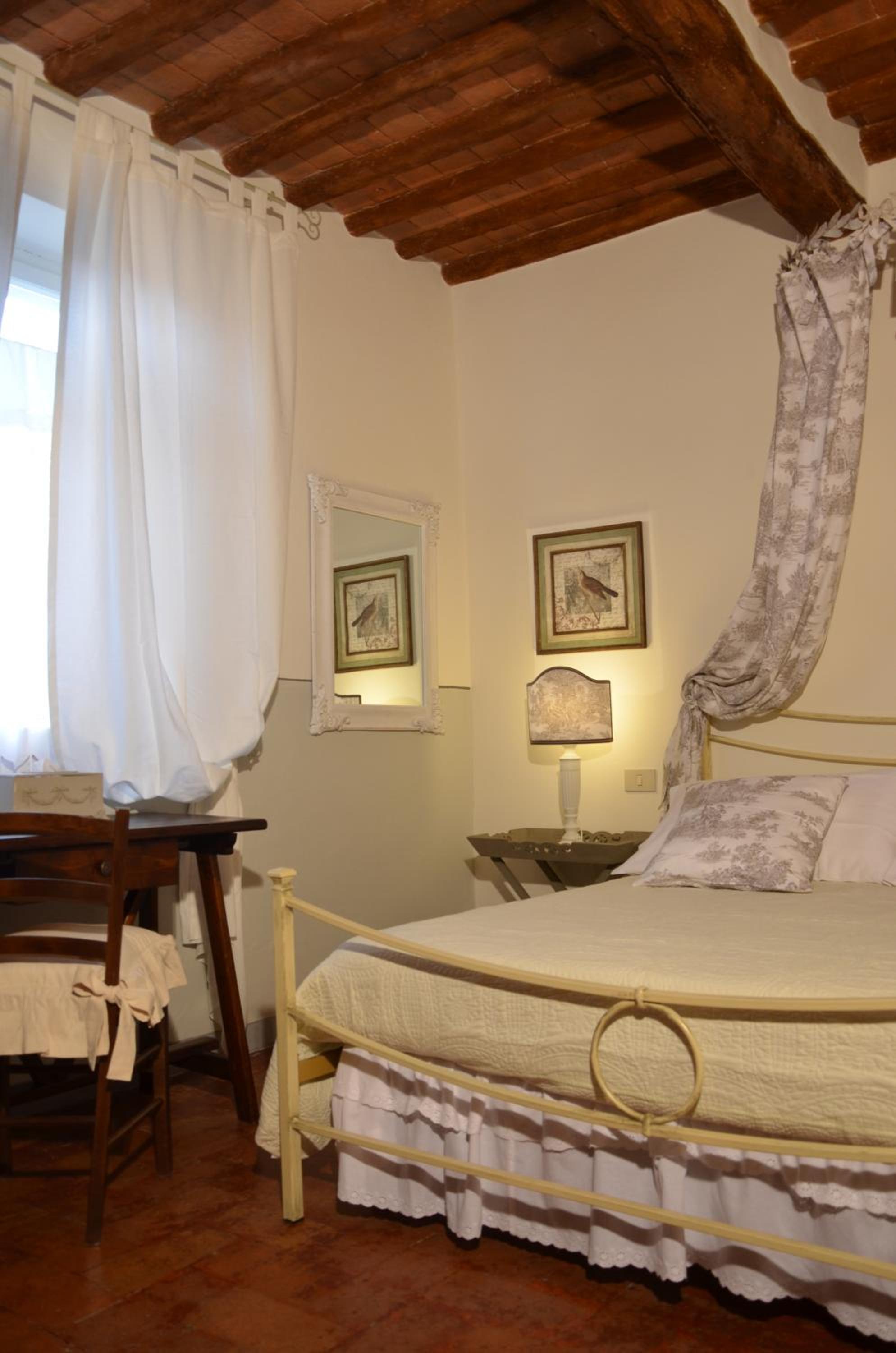 Double Room - Photo 8