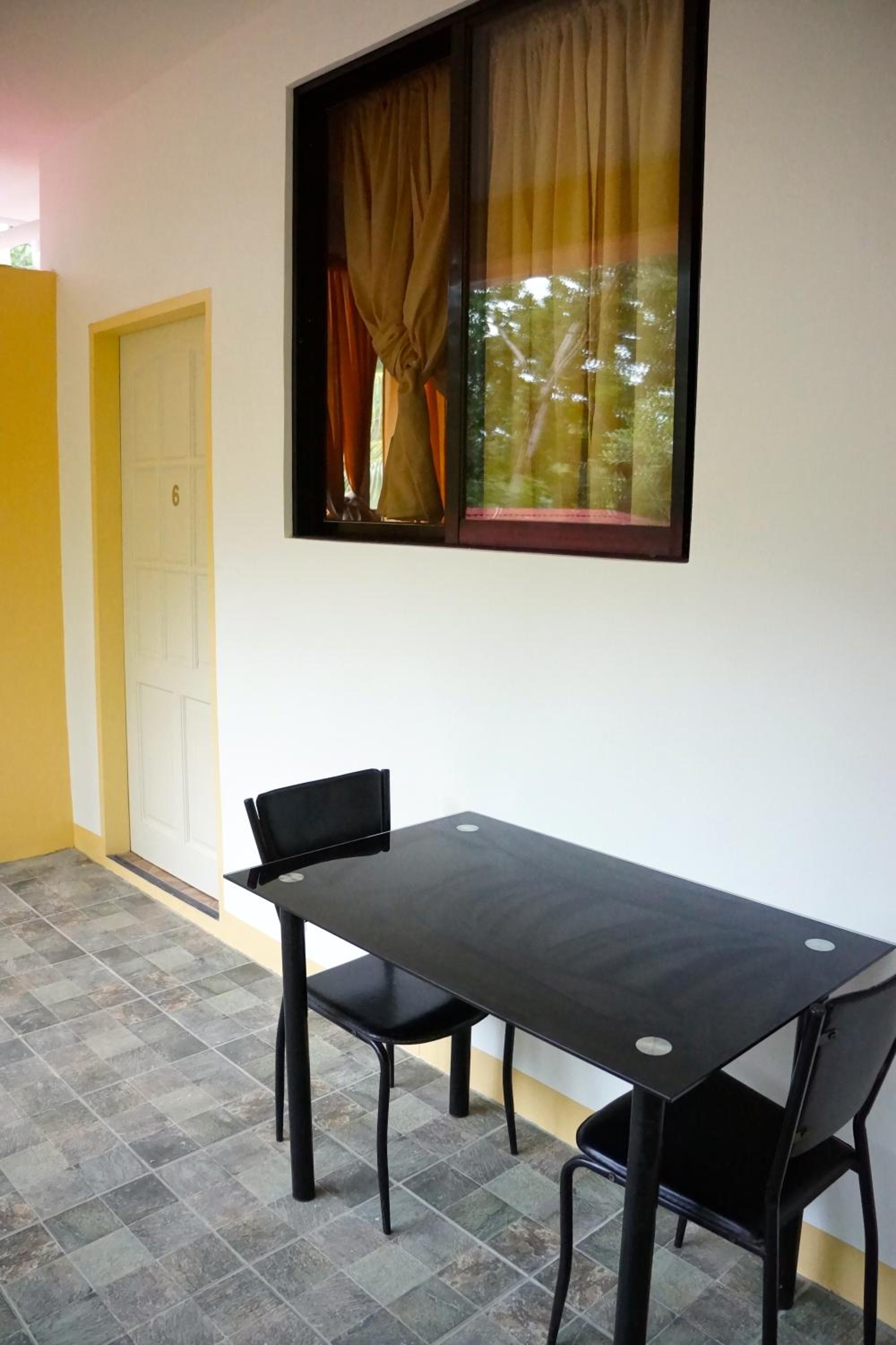 Mixed Dormitory Room