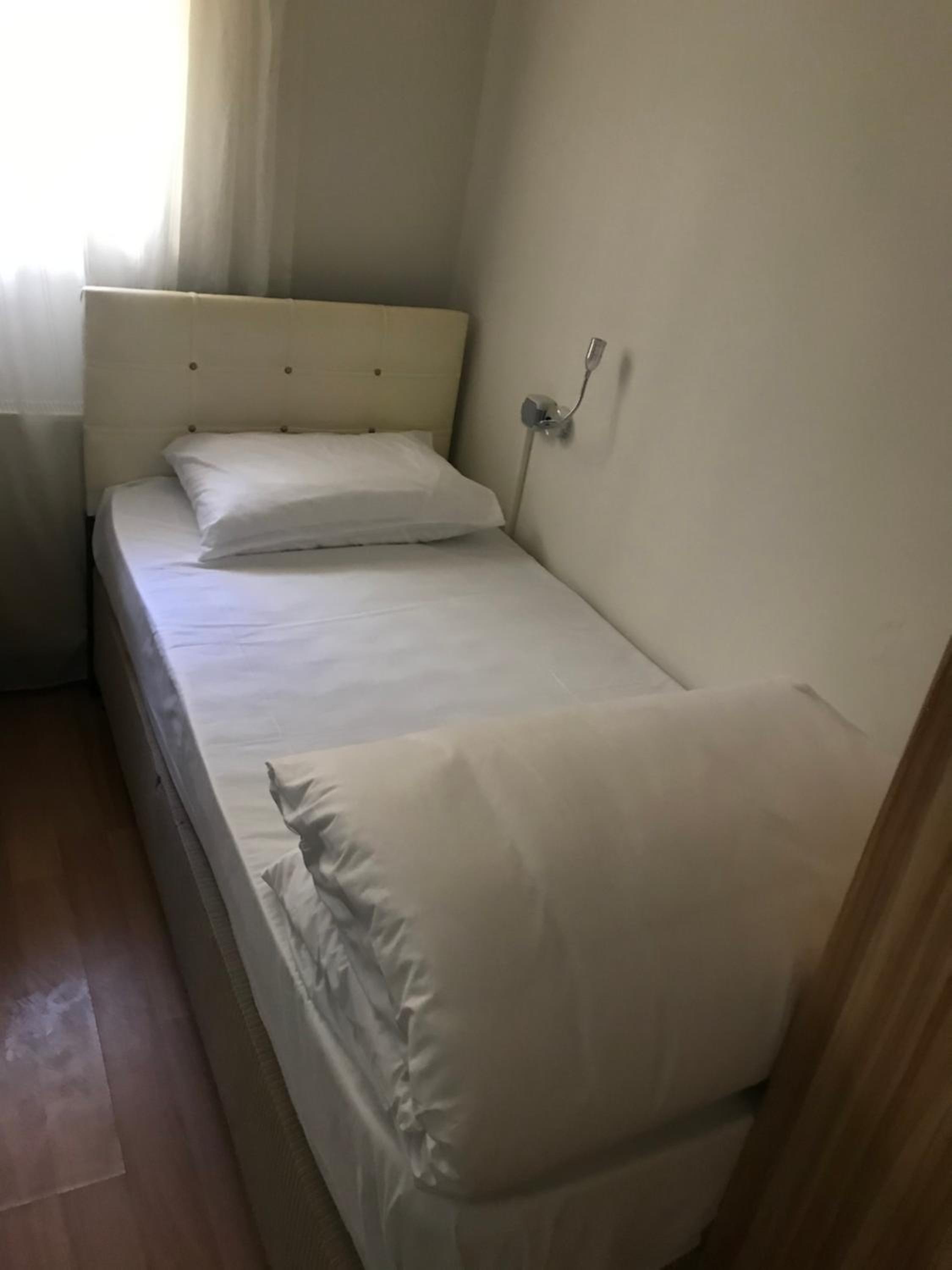 Budget Double or Twin Room photo 3