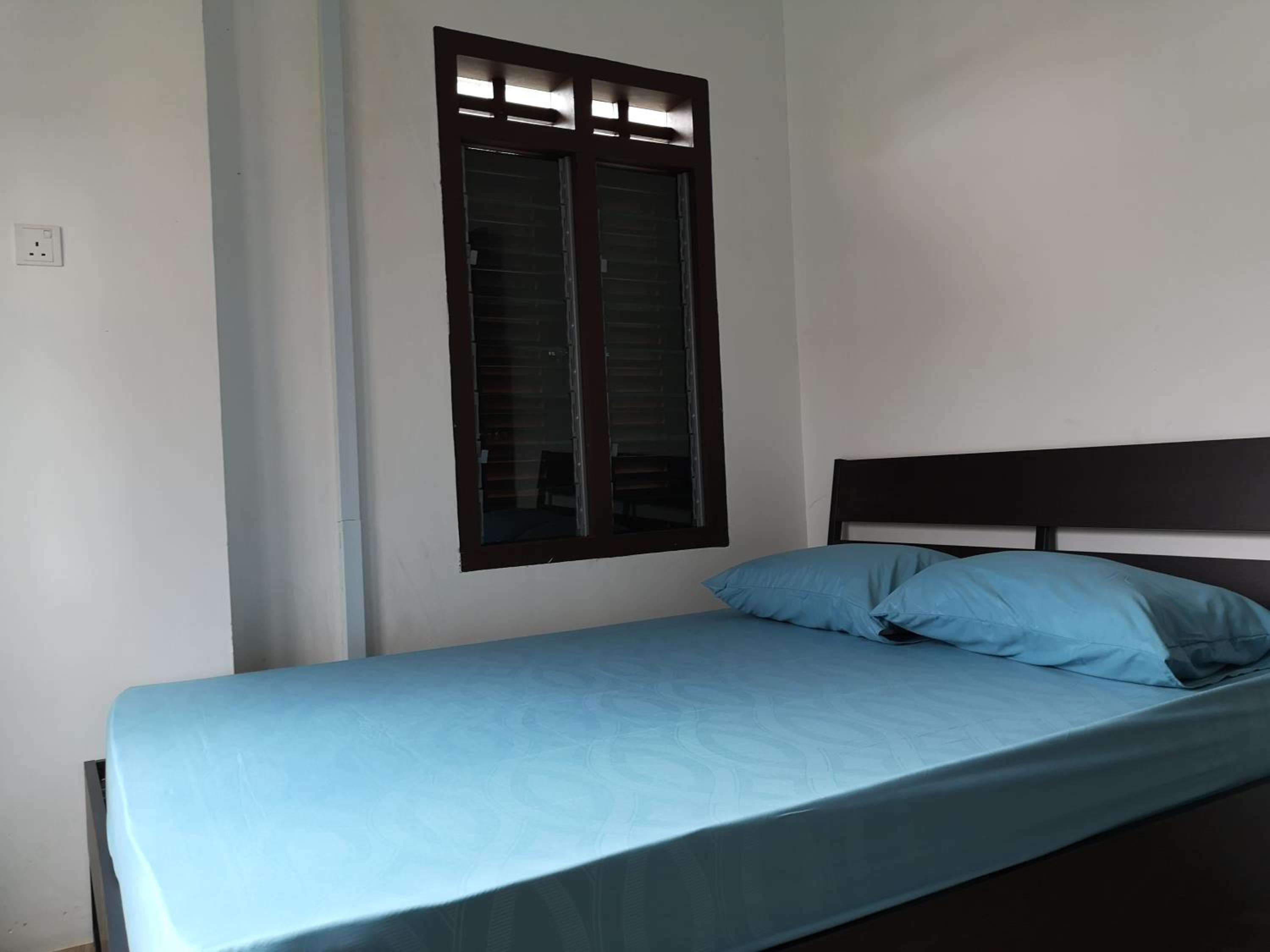 Double Room with Shared Bathroom - Photo 13
