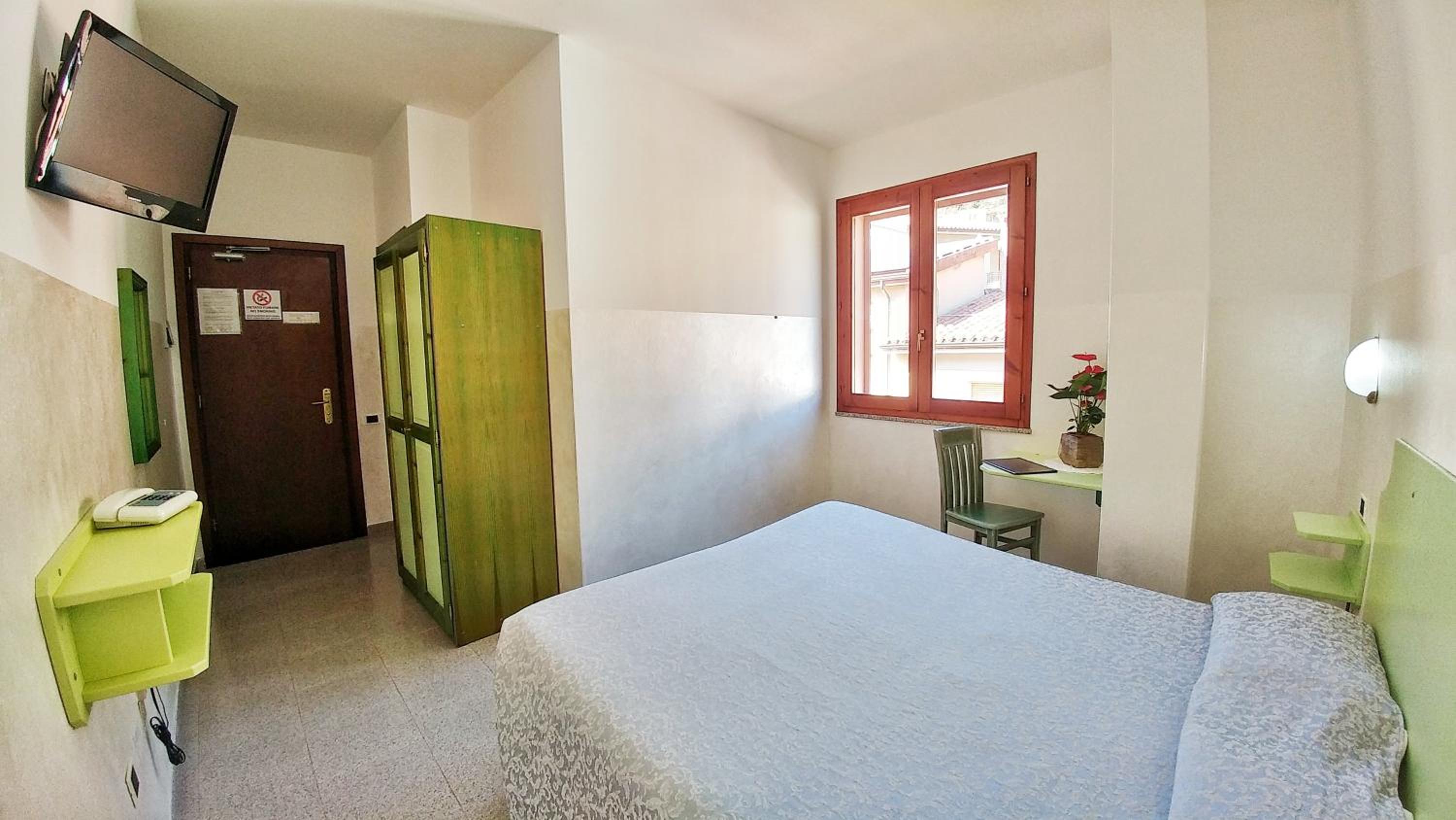 Double or Twin Room - Photo 3
