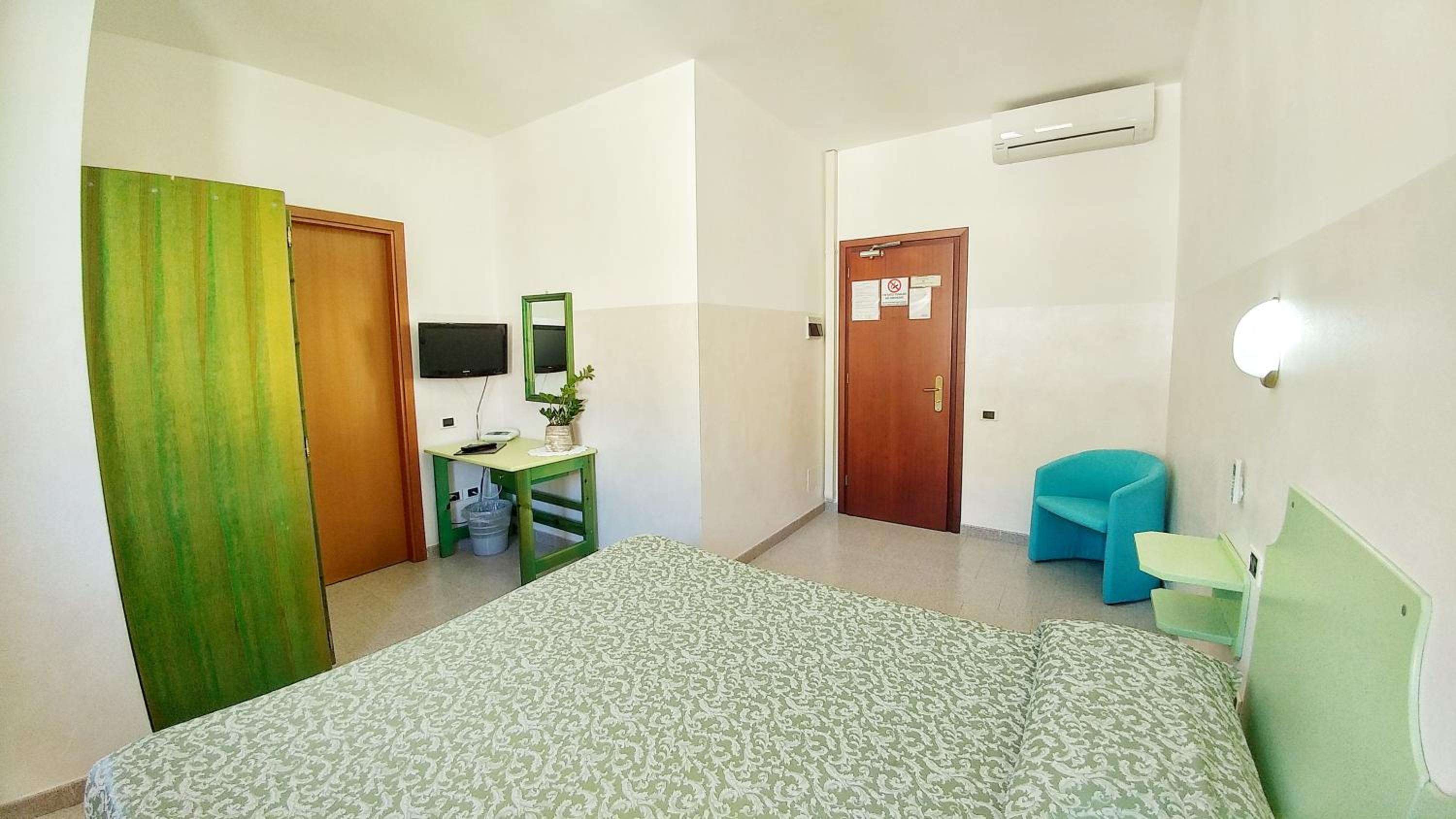 Double or Twin Room - Photo 2
