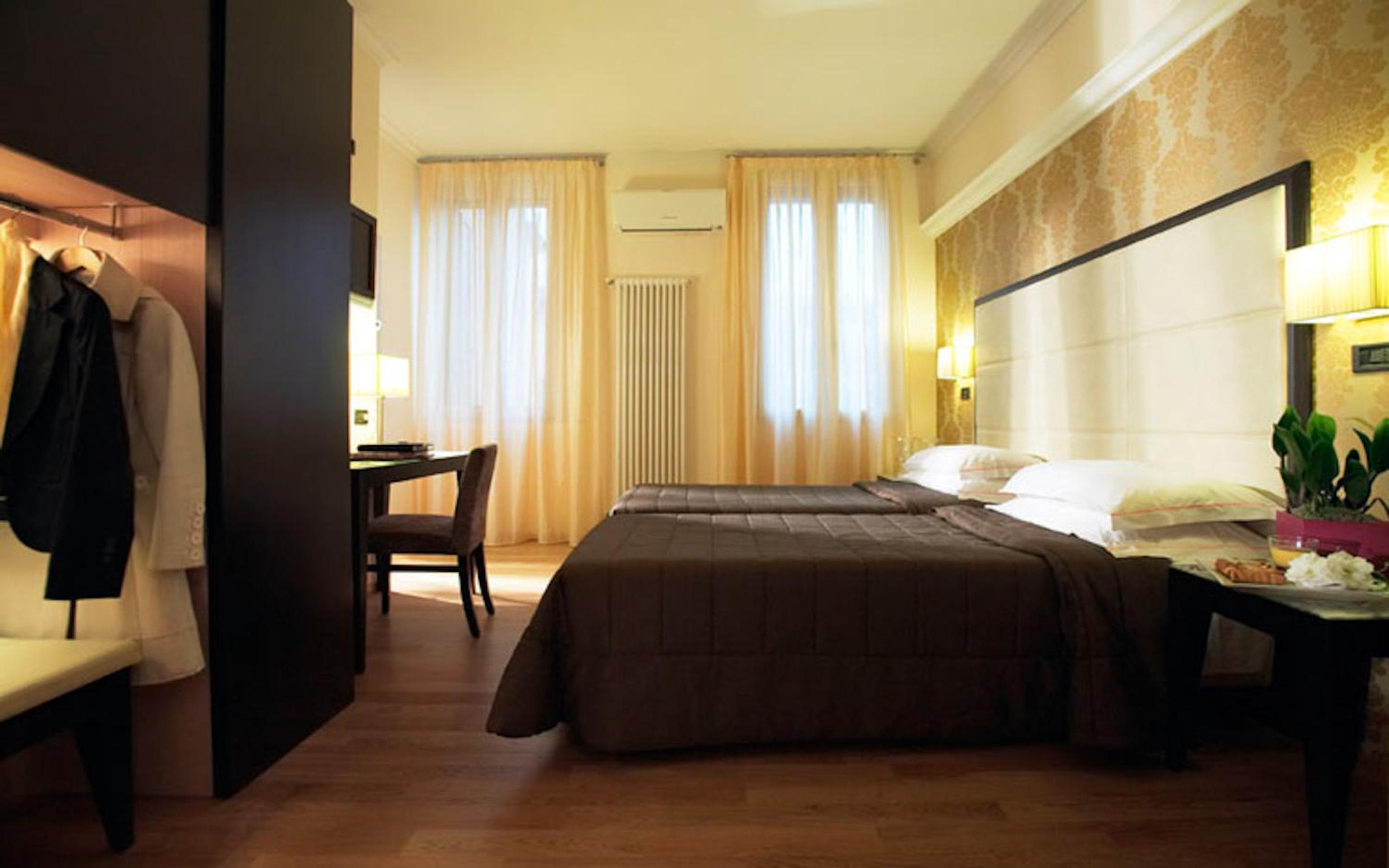 Gold Double or Twin Room