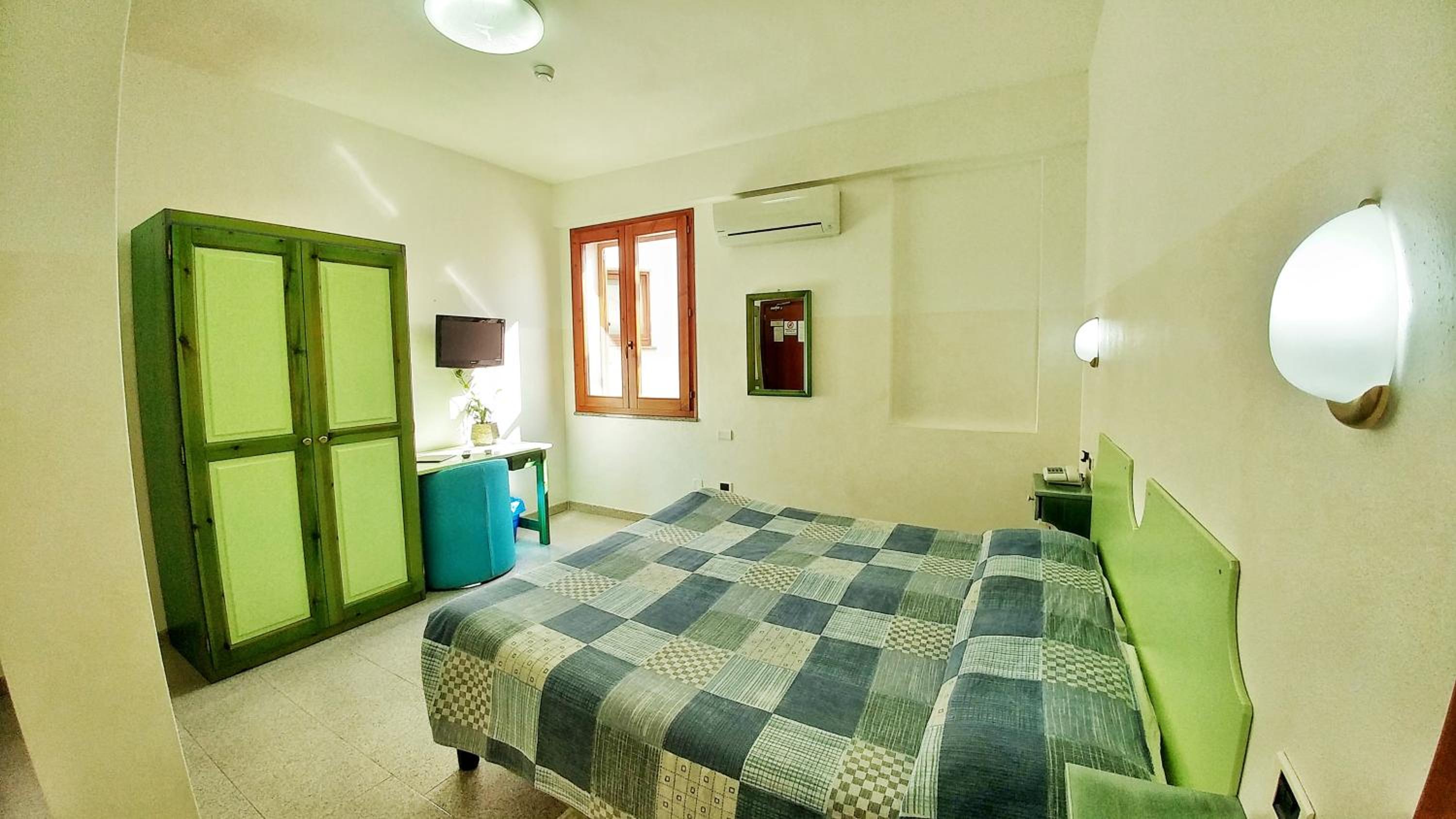 Economy Double Room - Photo 1
