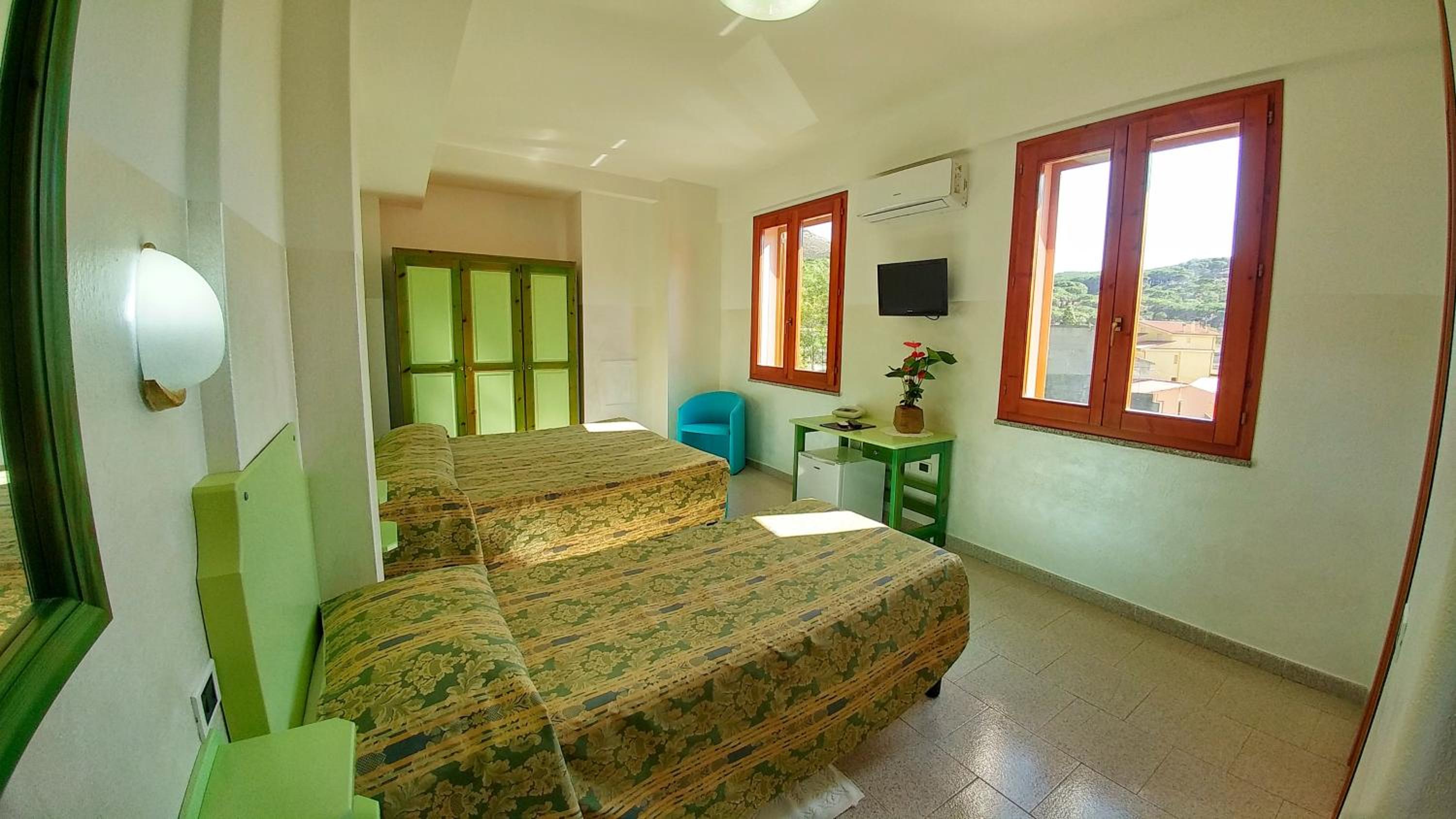 Triple Room with Garden View - Photo 5