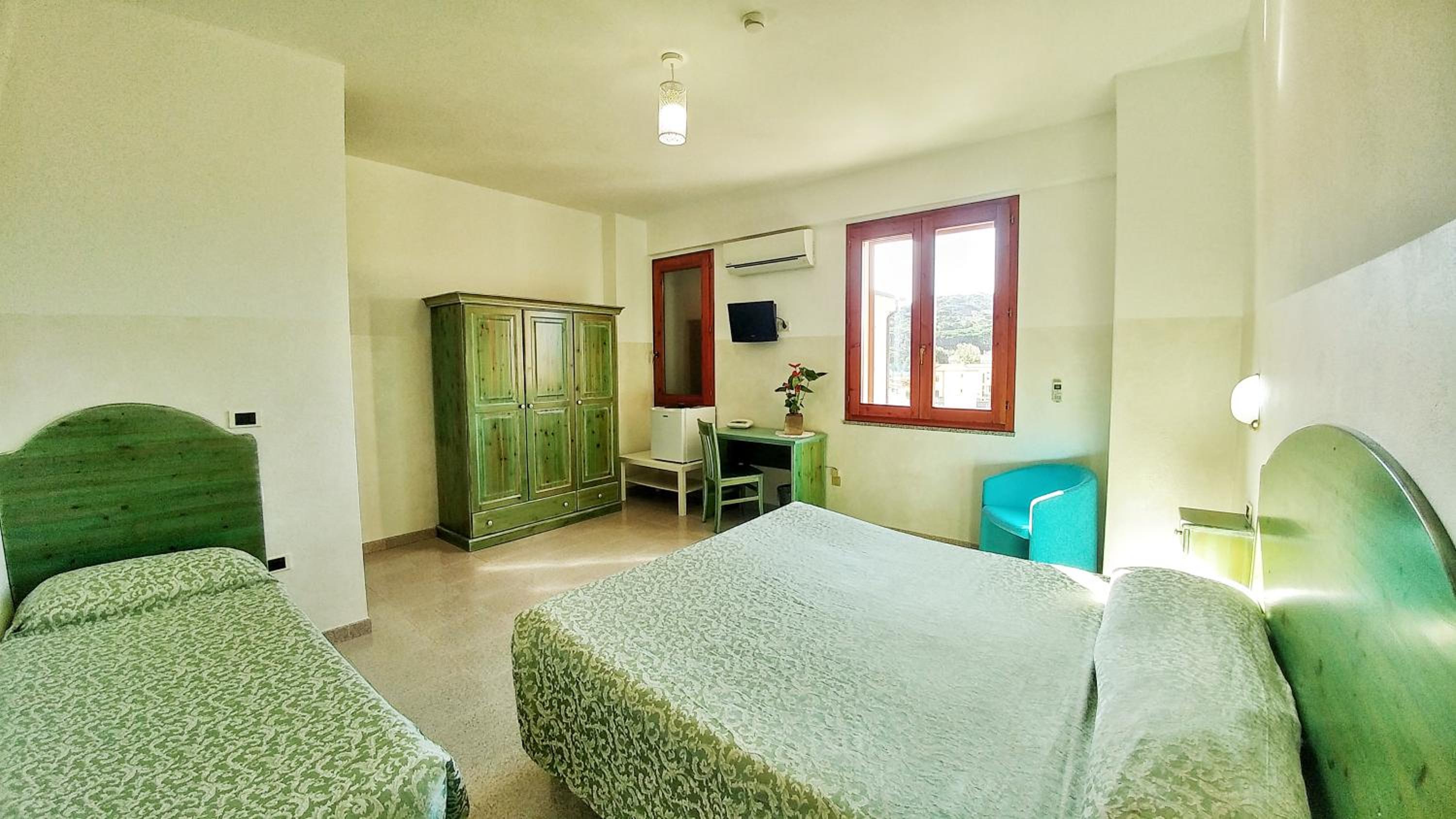 Triple Room with Garden View - Photo 1