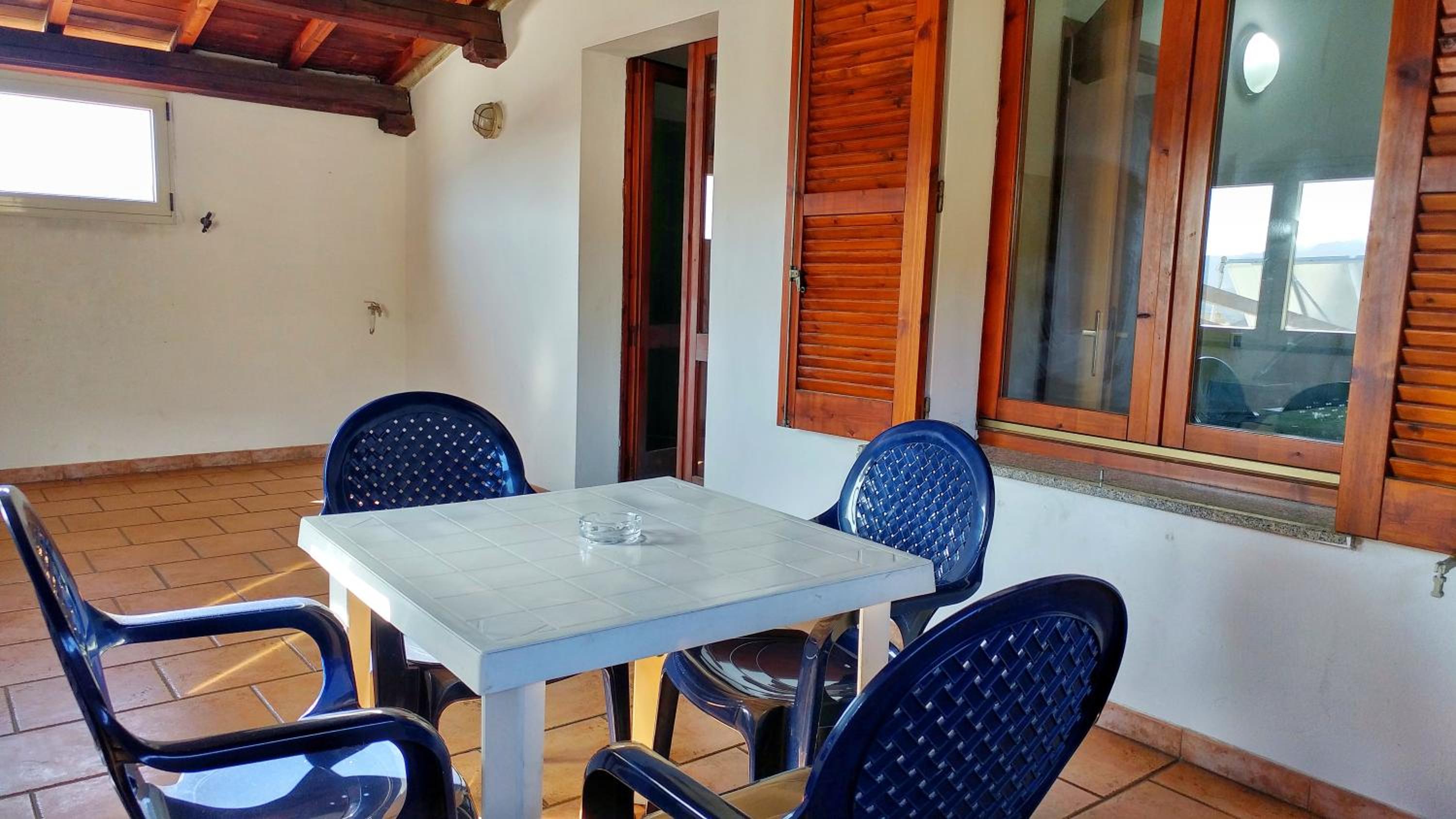 Quadruple Room with Balcony - Photo 7