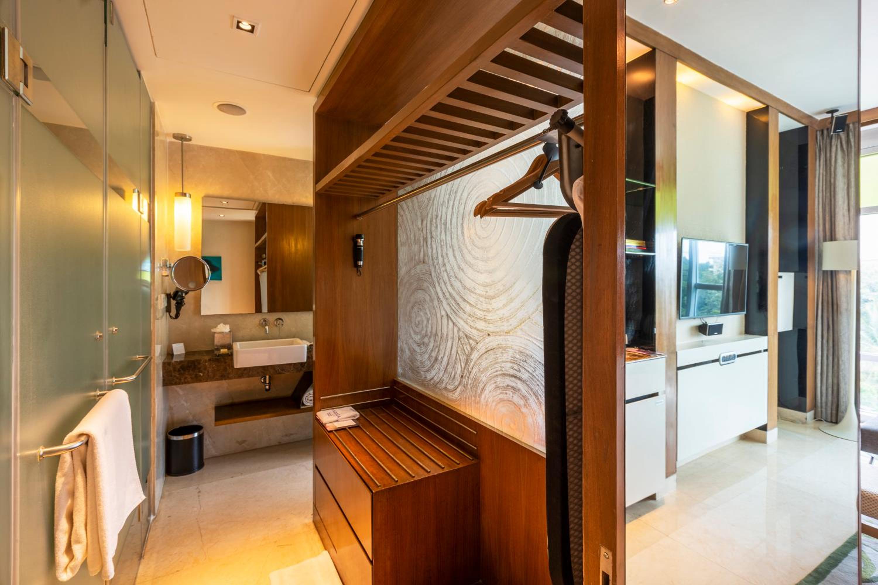 Premium Room Pool View Queen Bed Premium Room Pool View Queen Bed