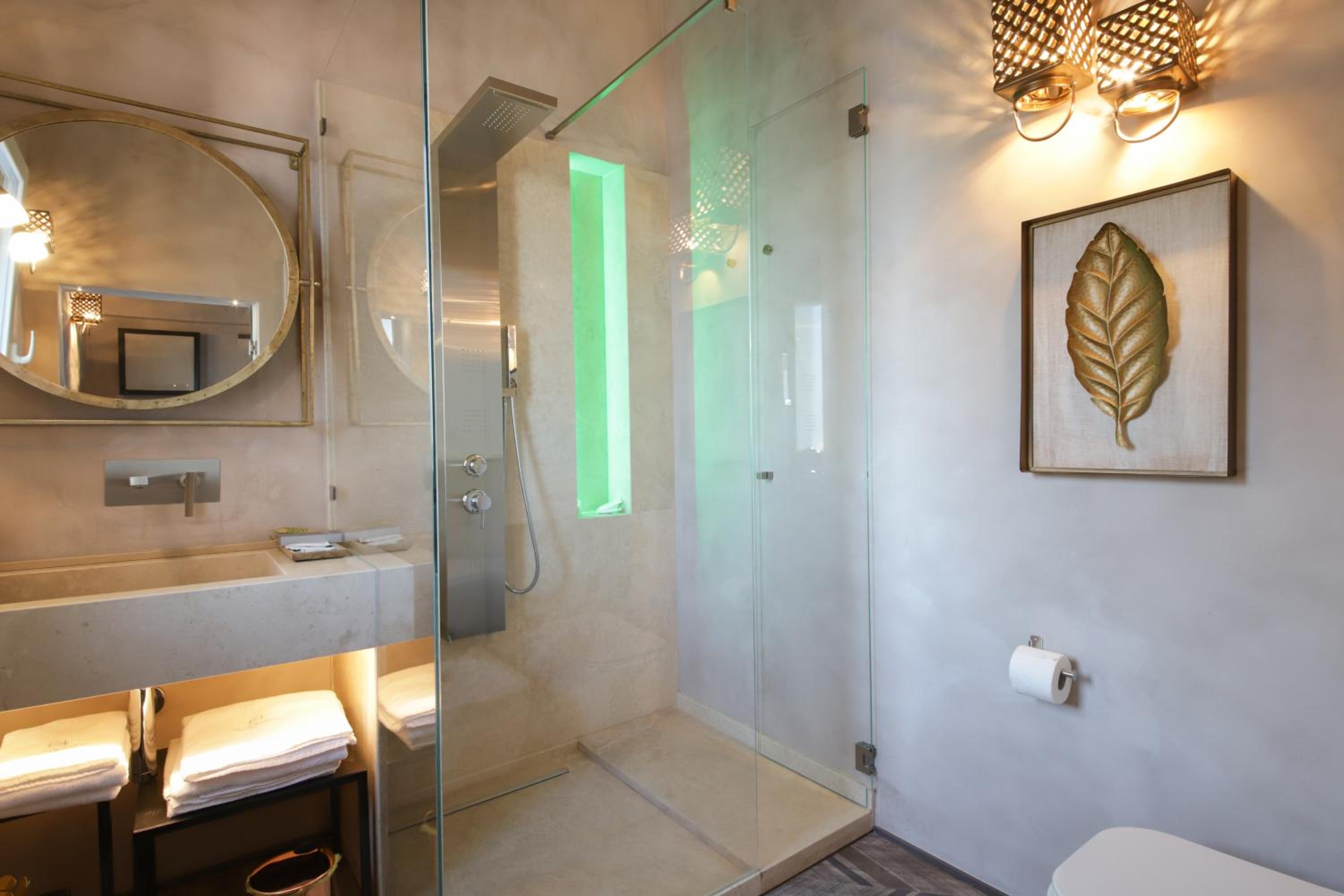 King Suite with Sea View photo 3