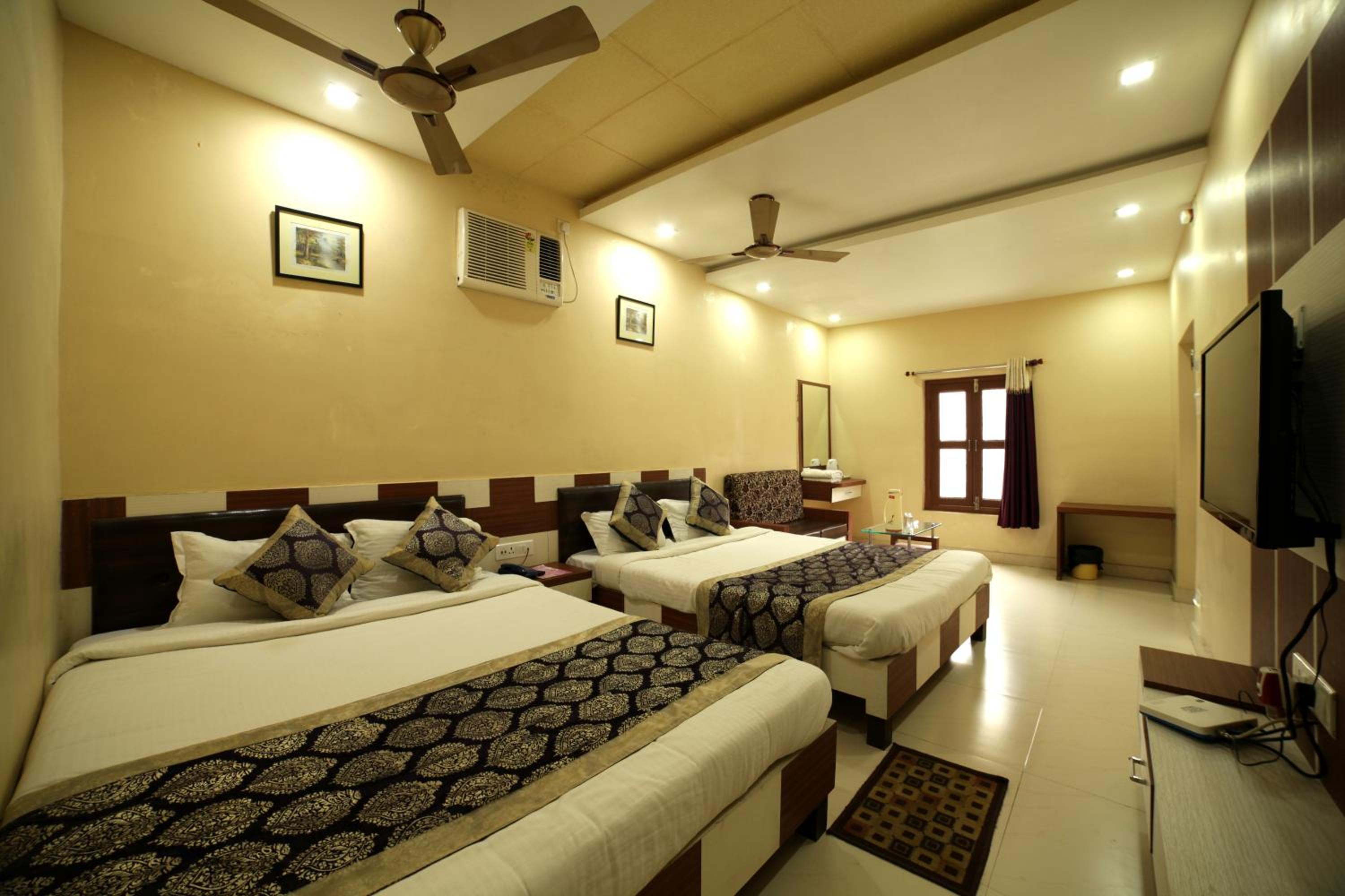 Triple Room