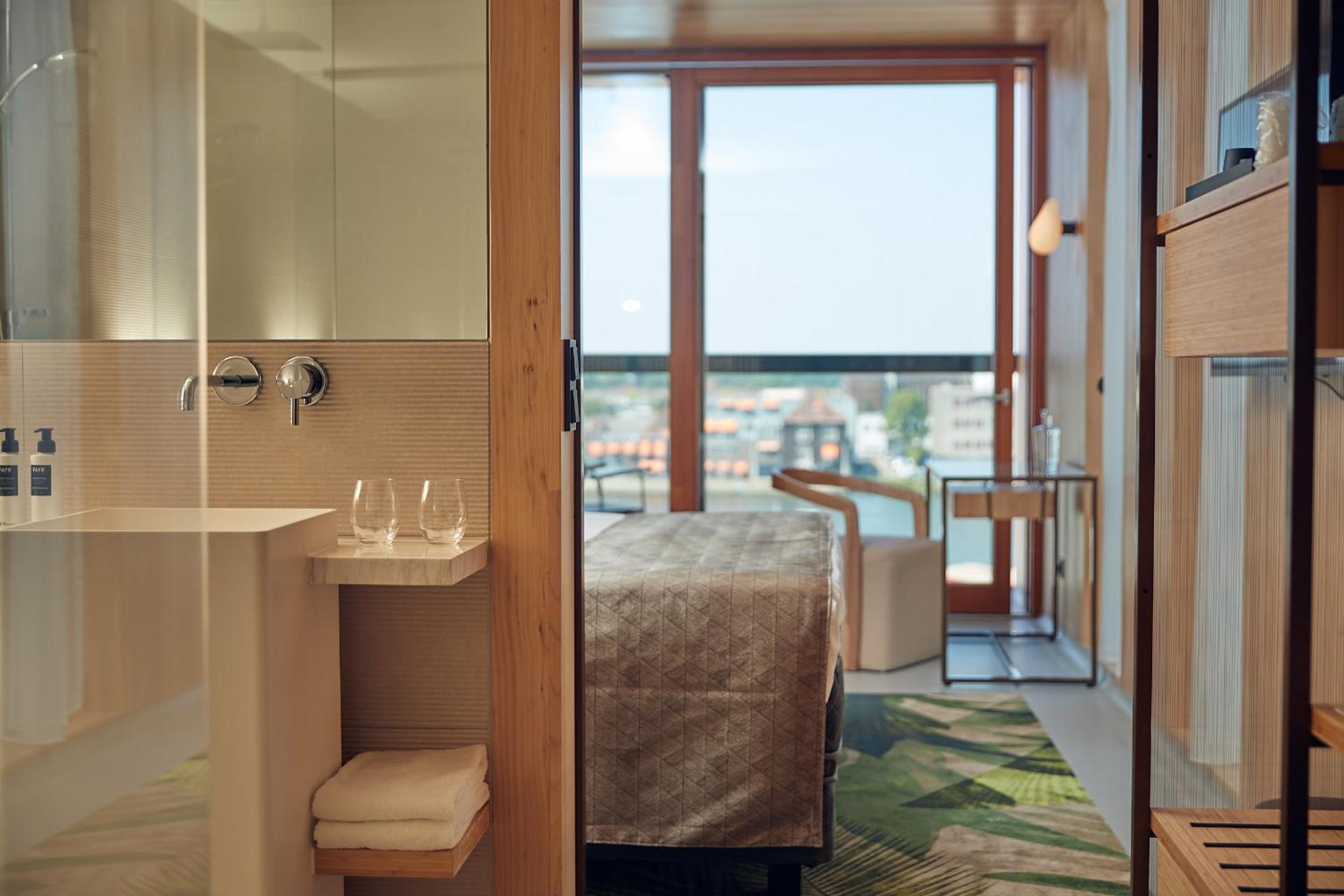 Superior Room with Bath, Shower & Balcony - Photo 1