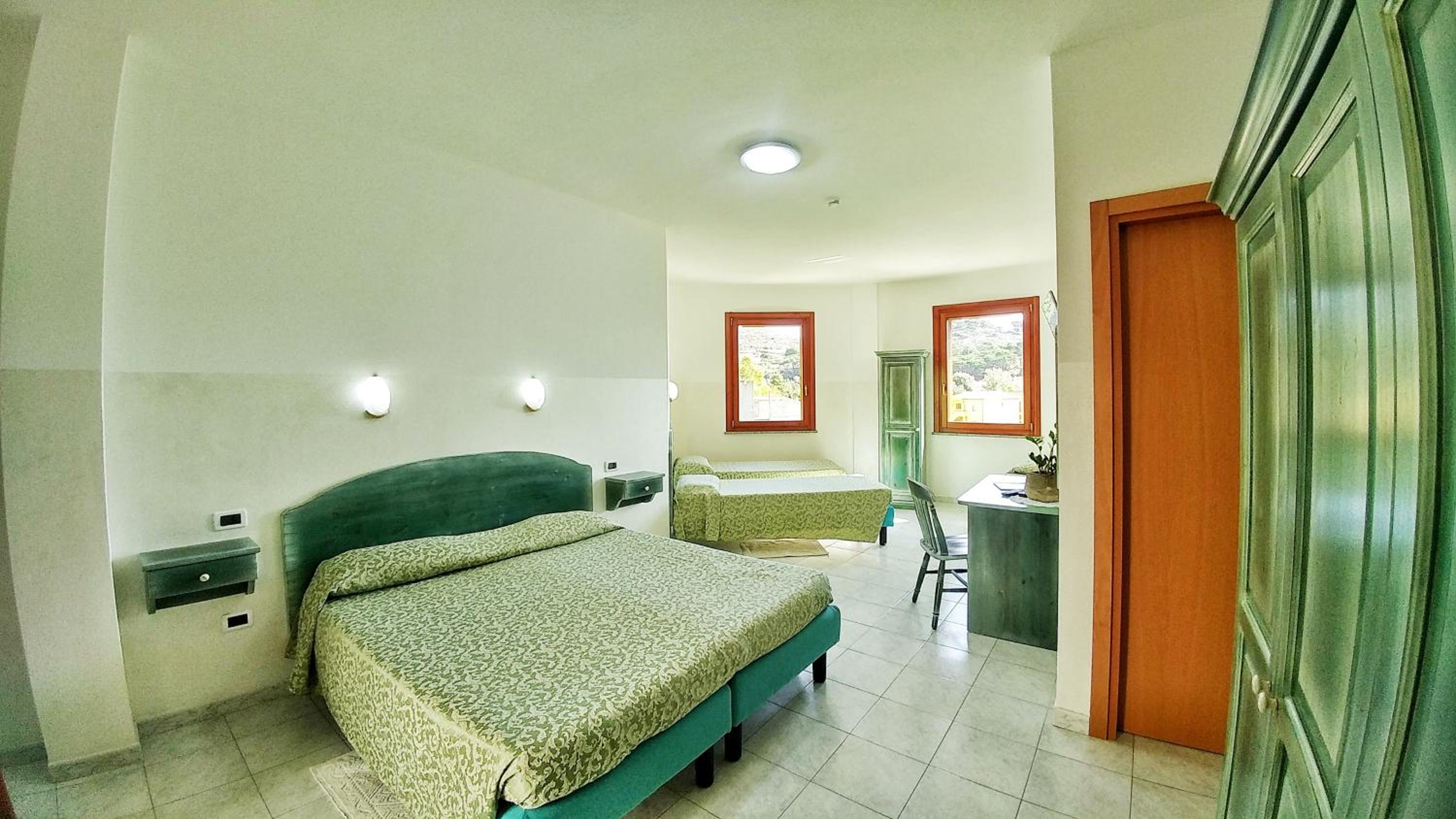 Quintuple Room with Garden View - Photo 6