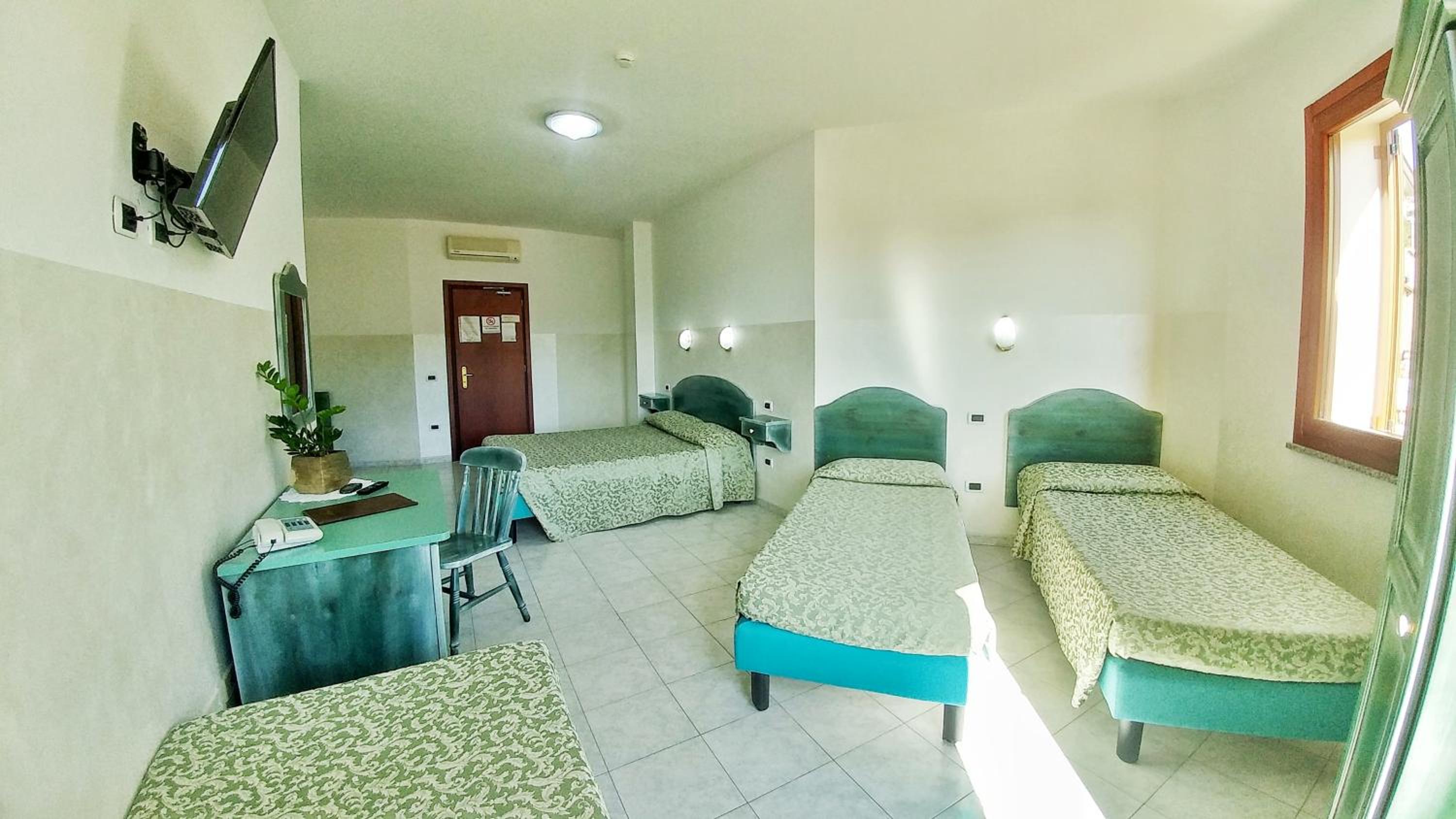 Quintuple Room with Garden View - Photo 1