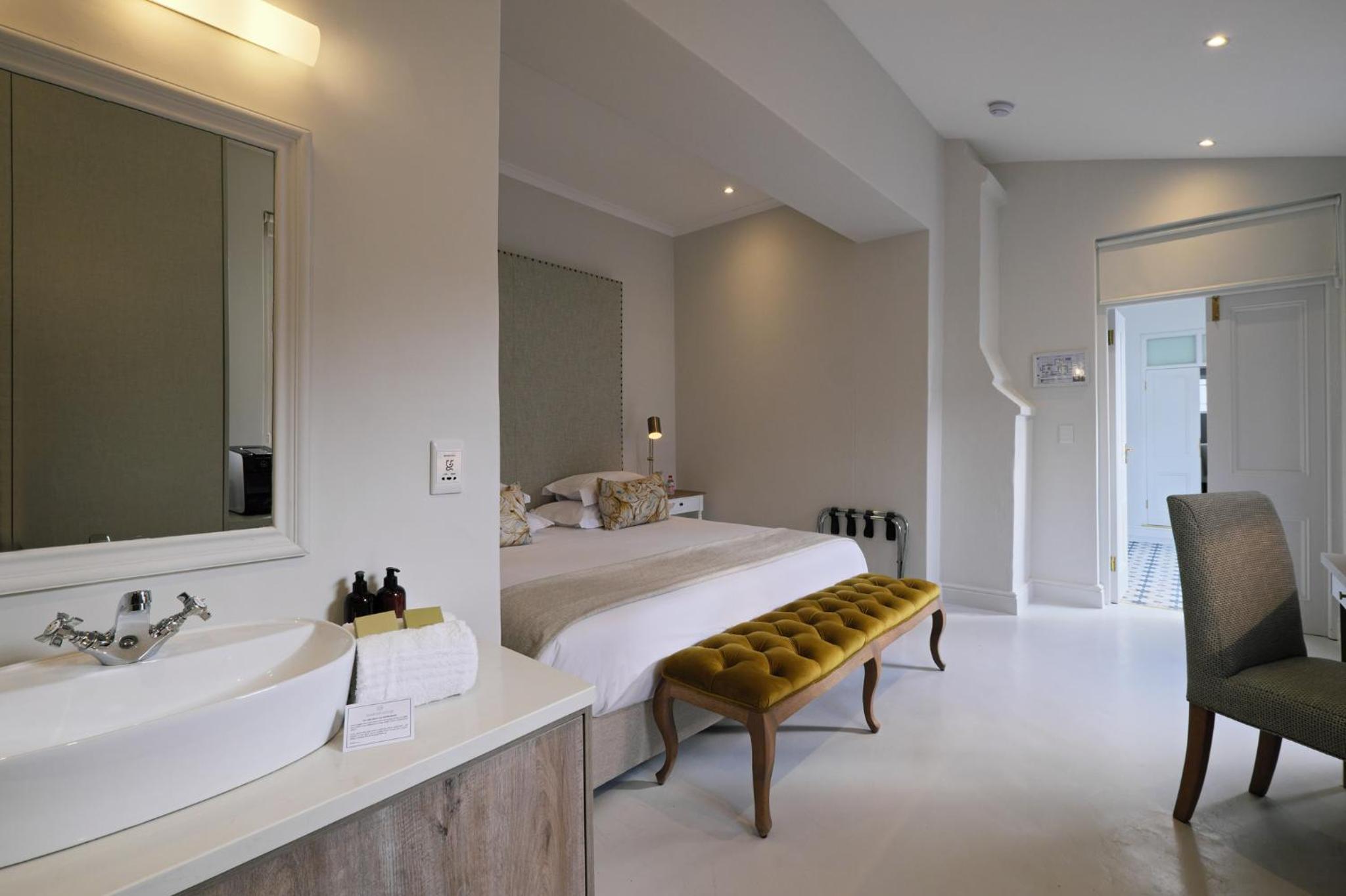 Deluxe Room - Photo 4