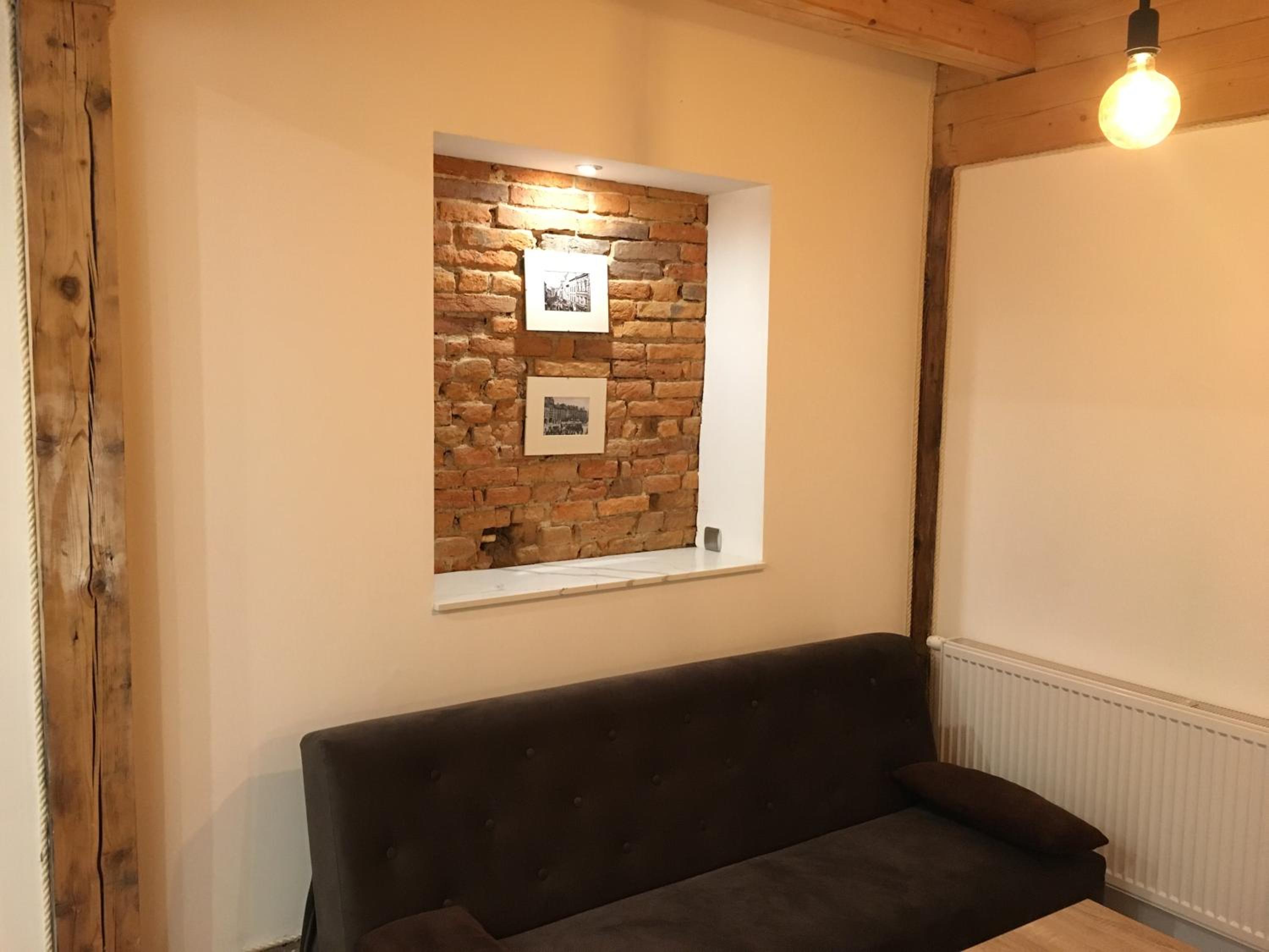 One-Bedroom Apartment - Photo 3