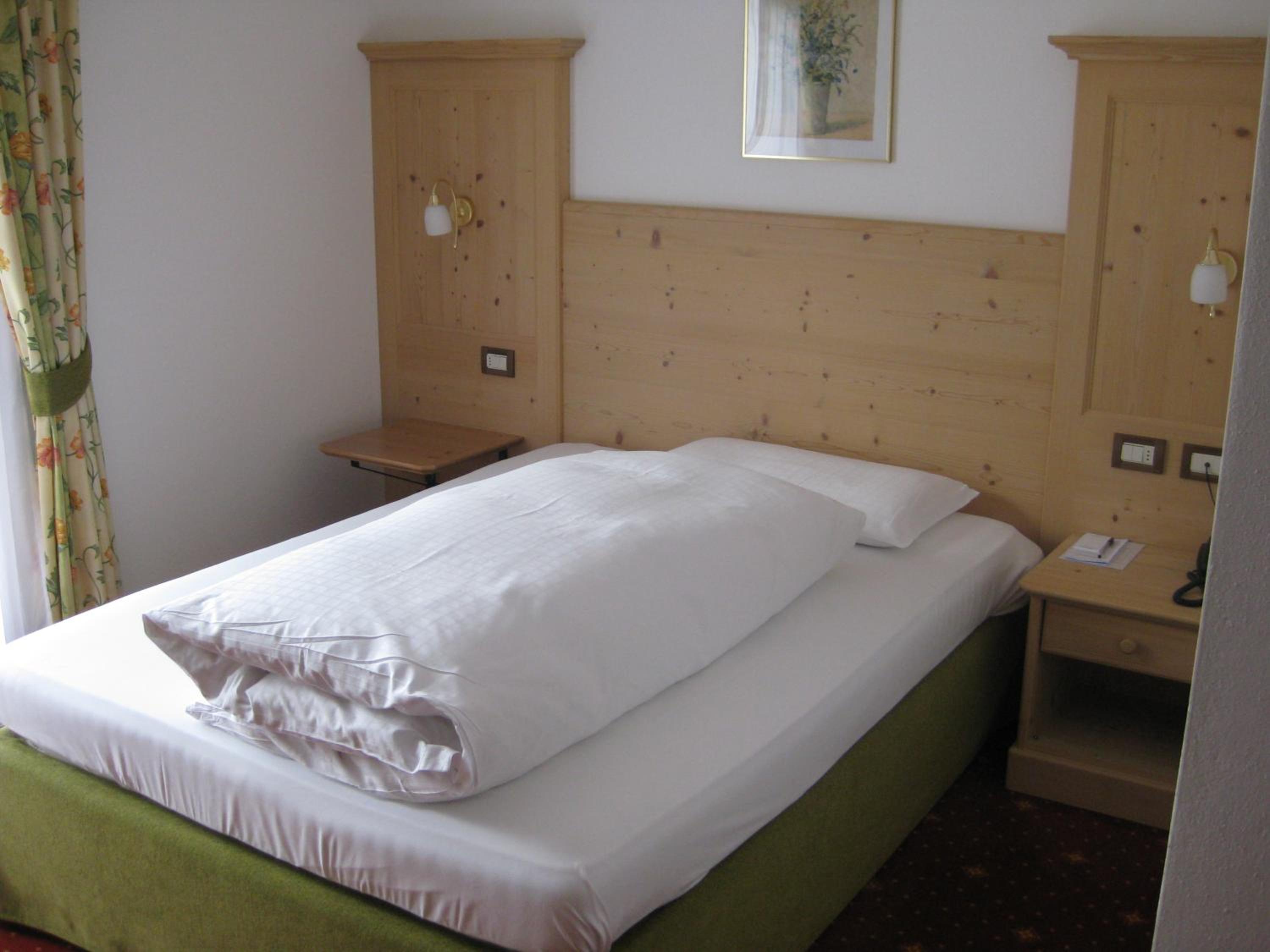 Single Room with Mountain View