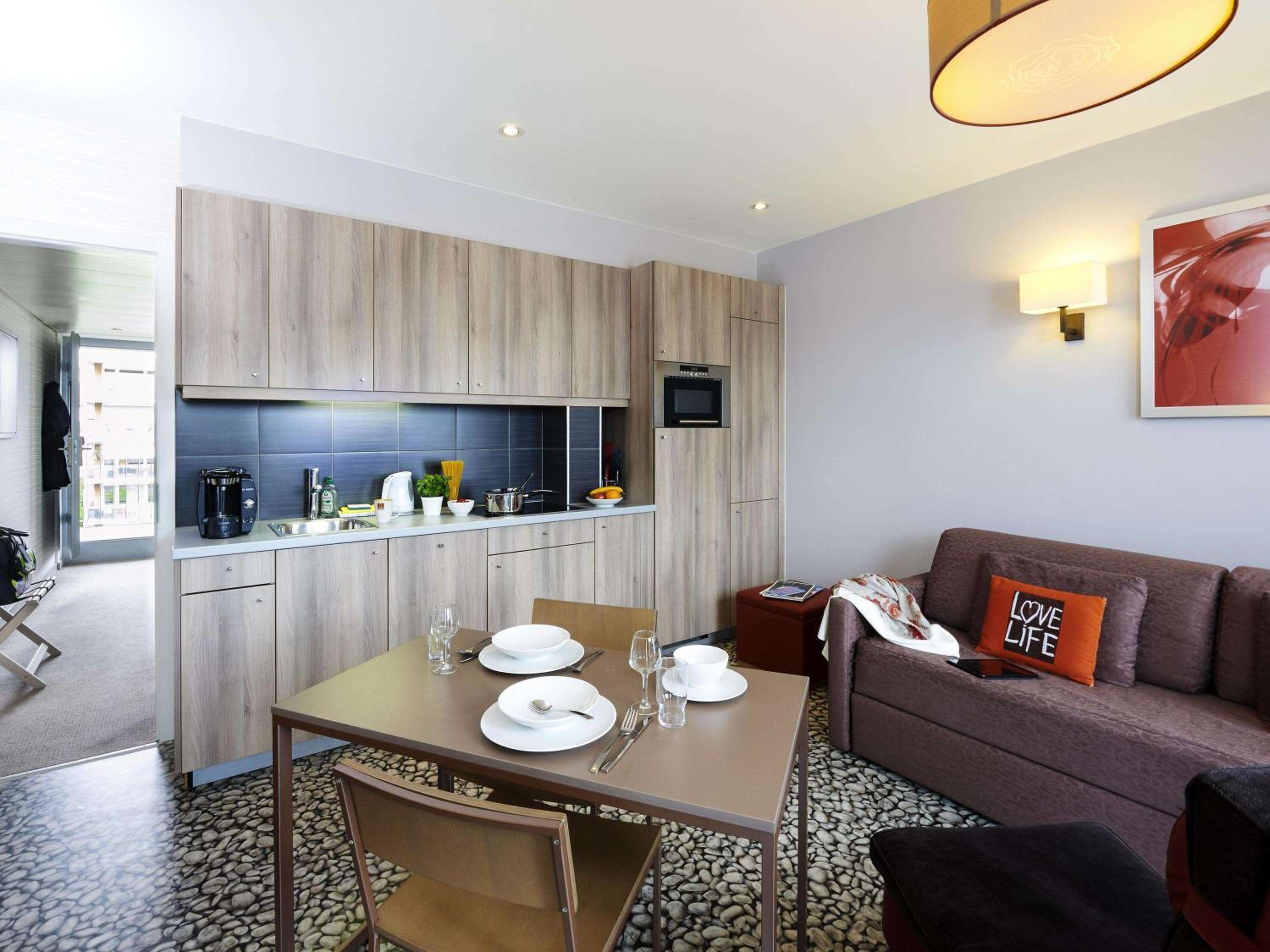 Superior One-Bedroom Apartment with Balcony (4 Adults) - Photo 12