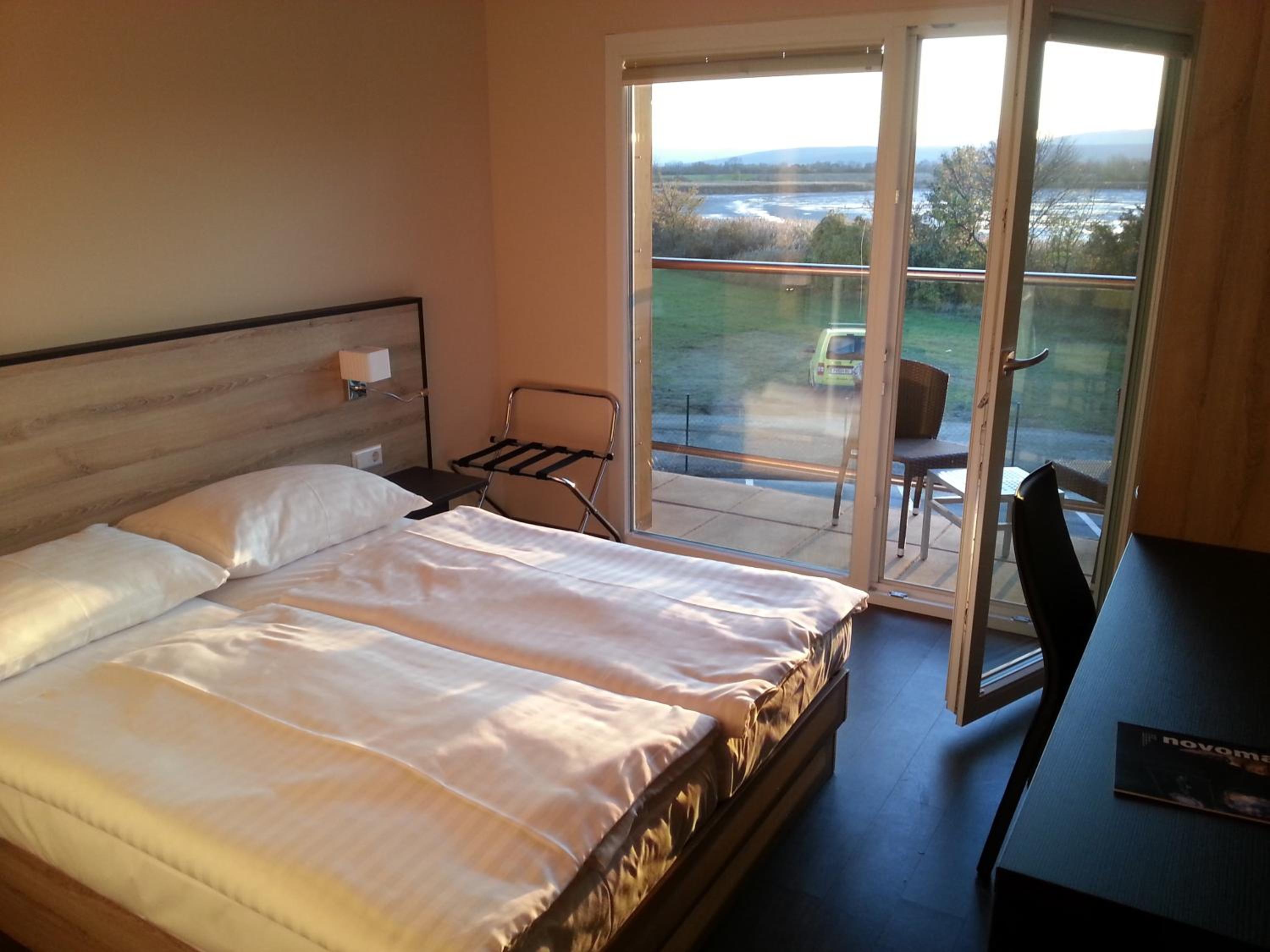 Double Room with Balcony and Air Conditioning - Photo 1