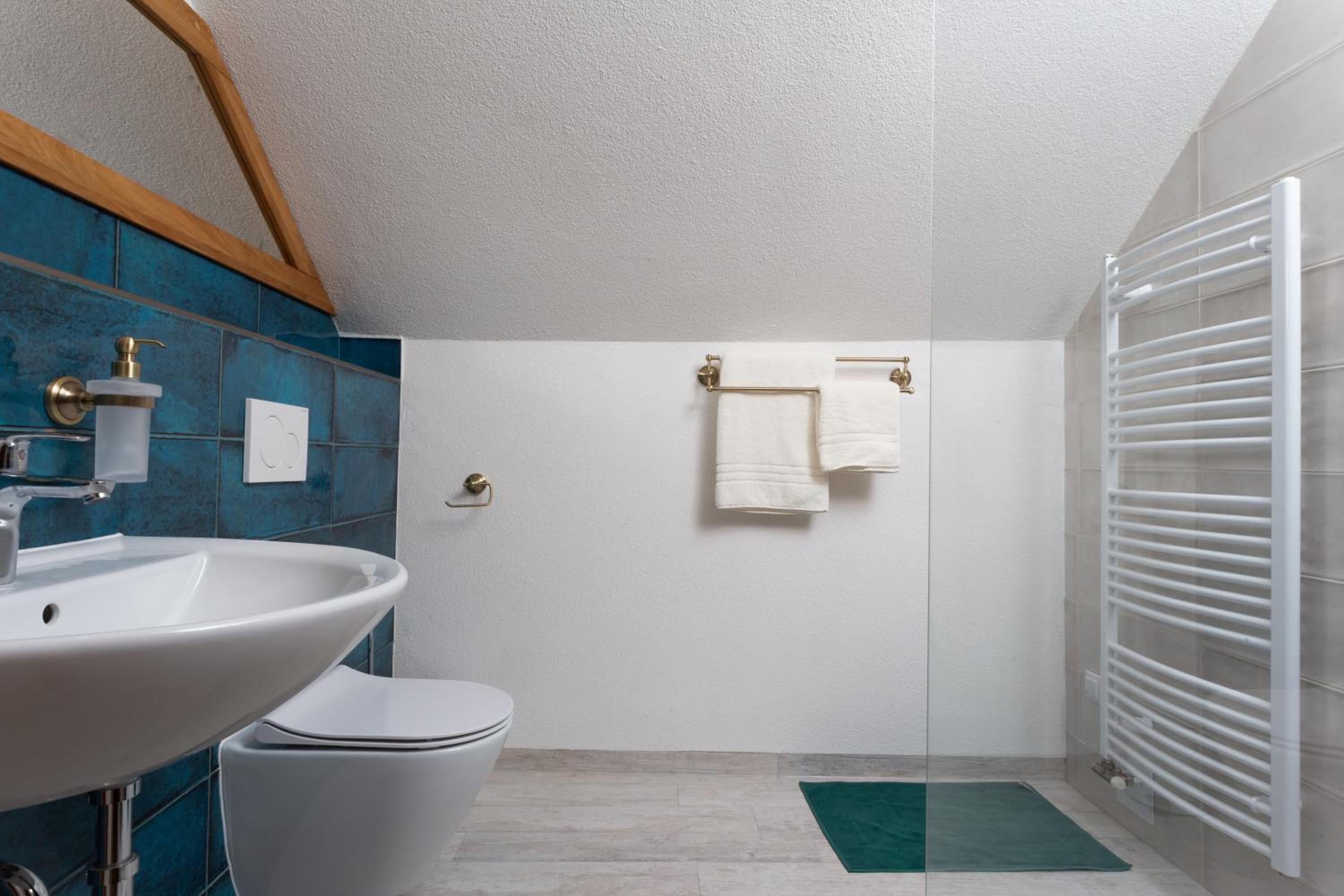 Triple Room with Private Bathroom photo 2