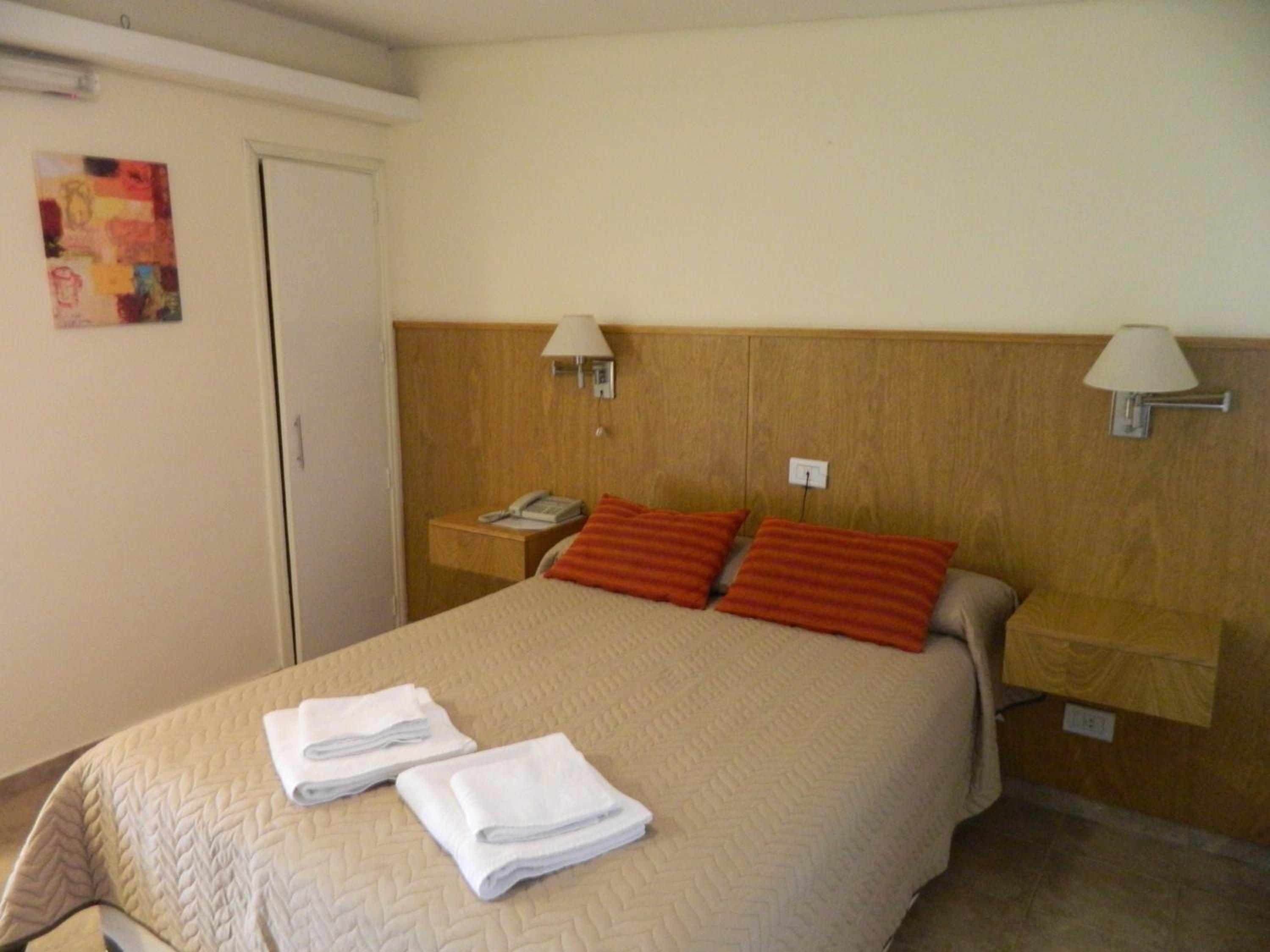 Standard Double or Twin Room photo 2