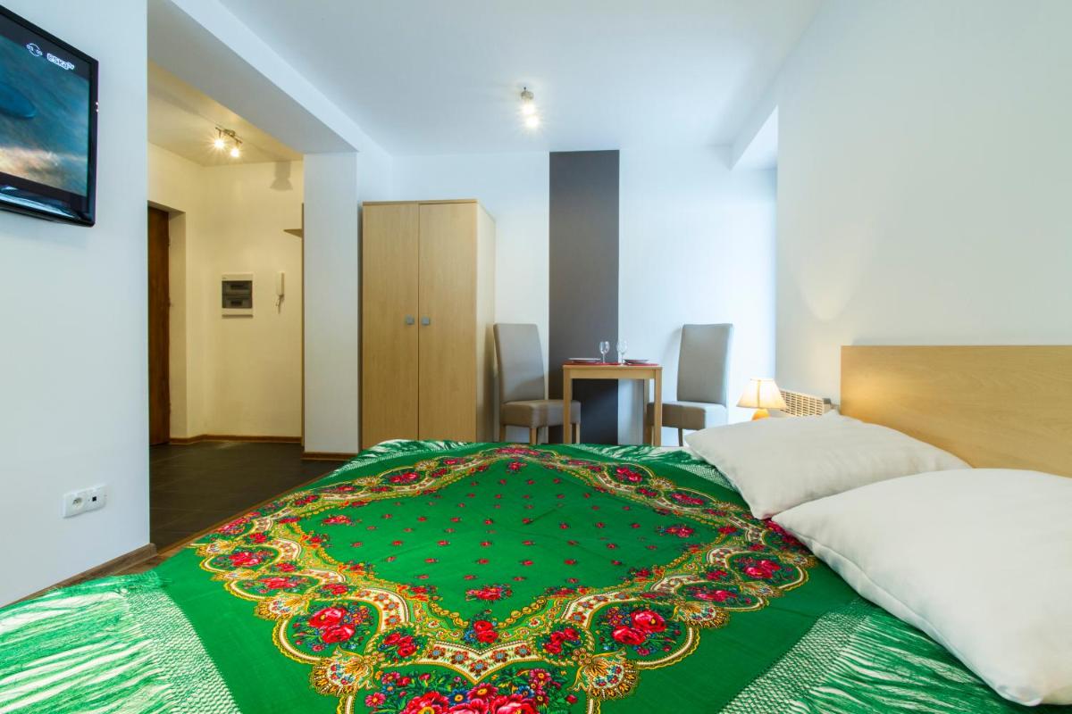 Apartment (2 Adults)