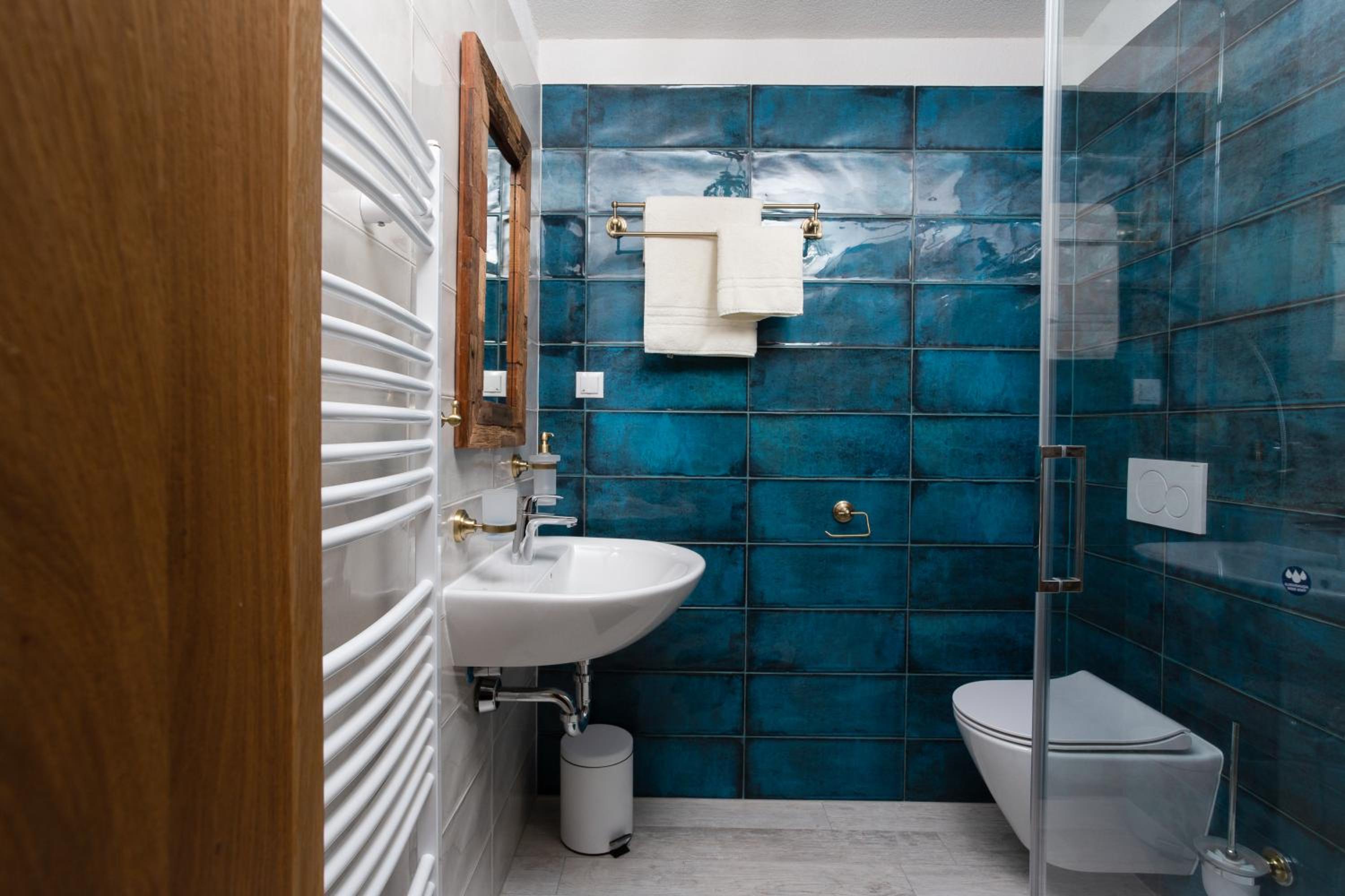 Twin Room with Bathroom photo 3