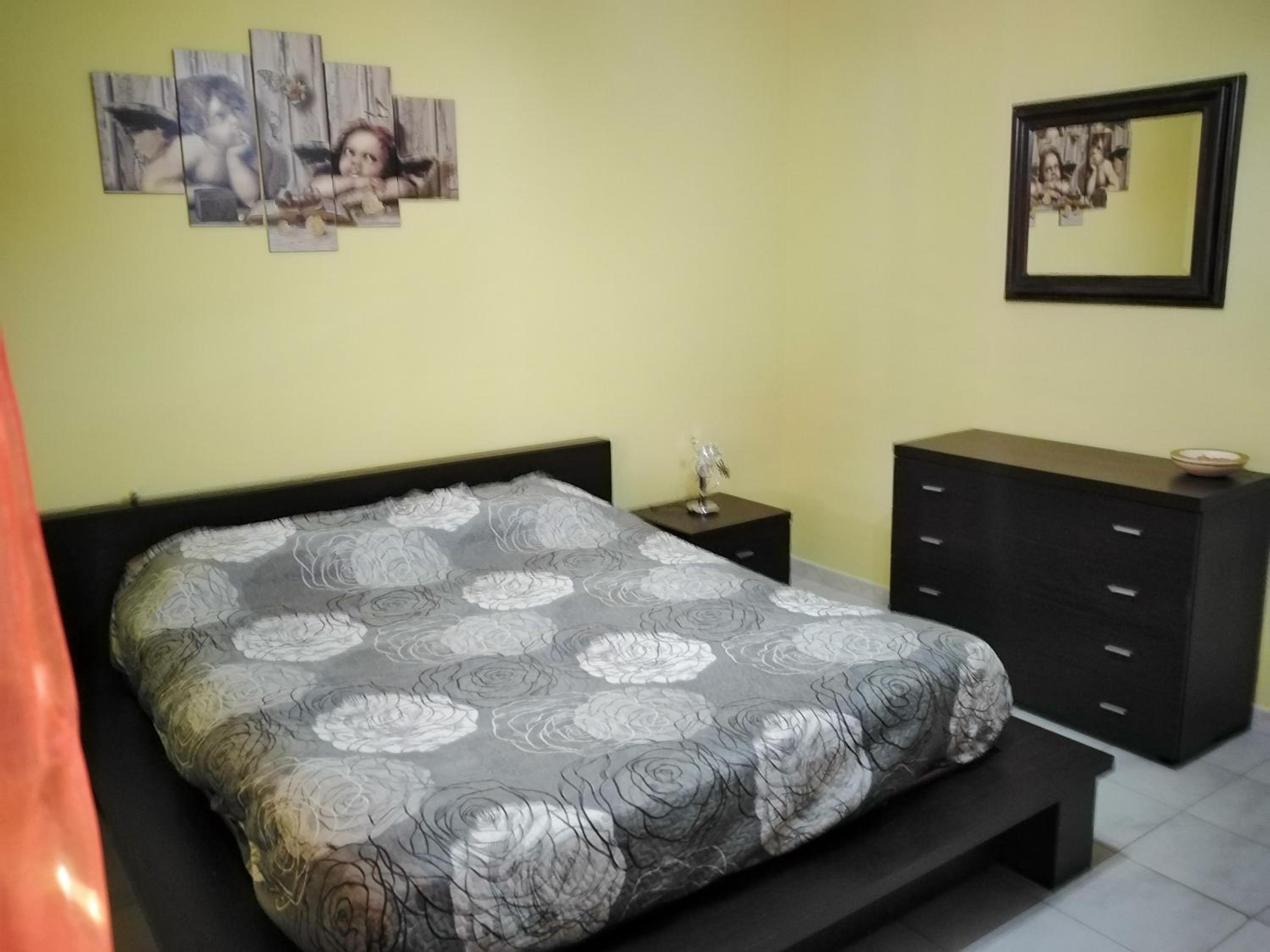 Three-Bedroom House photo 2