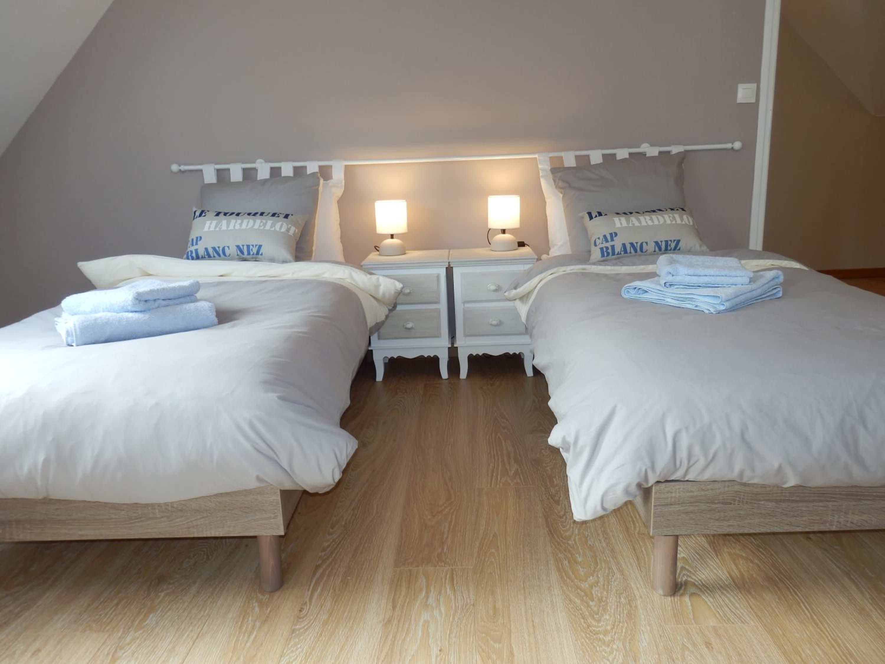 Large Twin Room photo 1