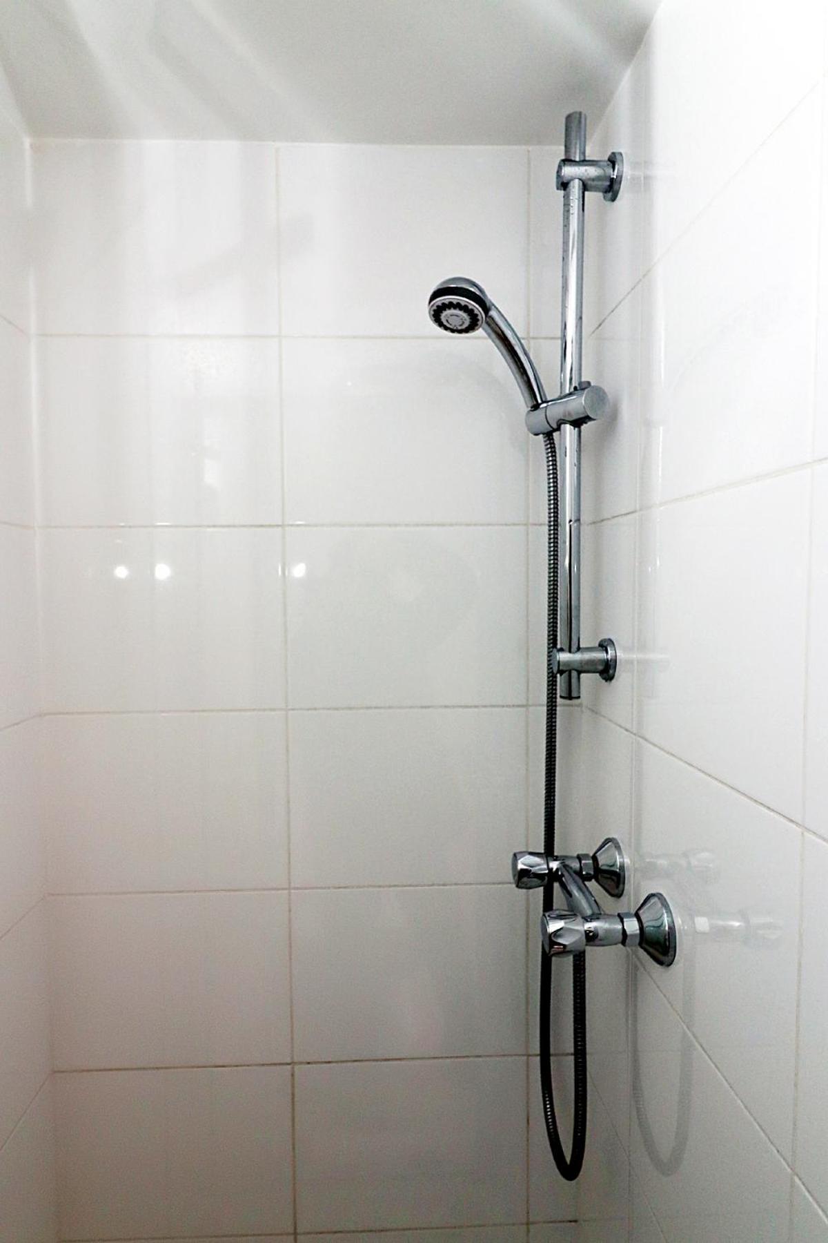 Single Room with Private Bathroom photo 3