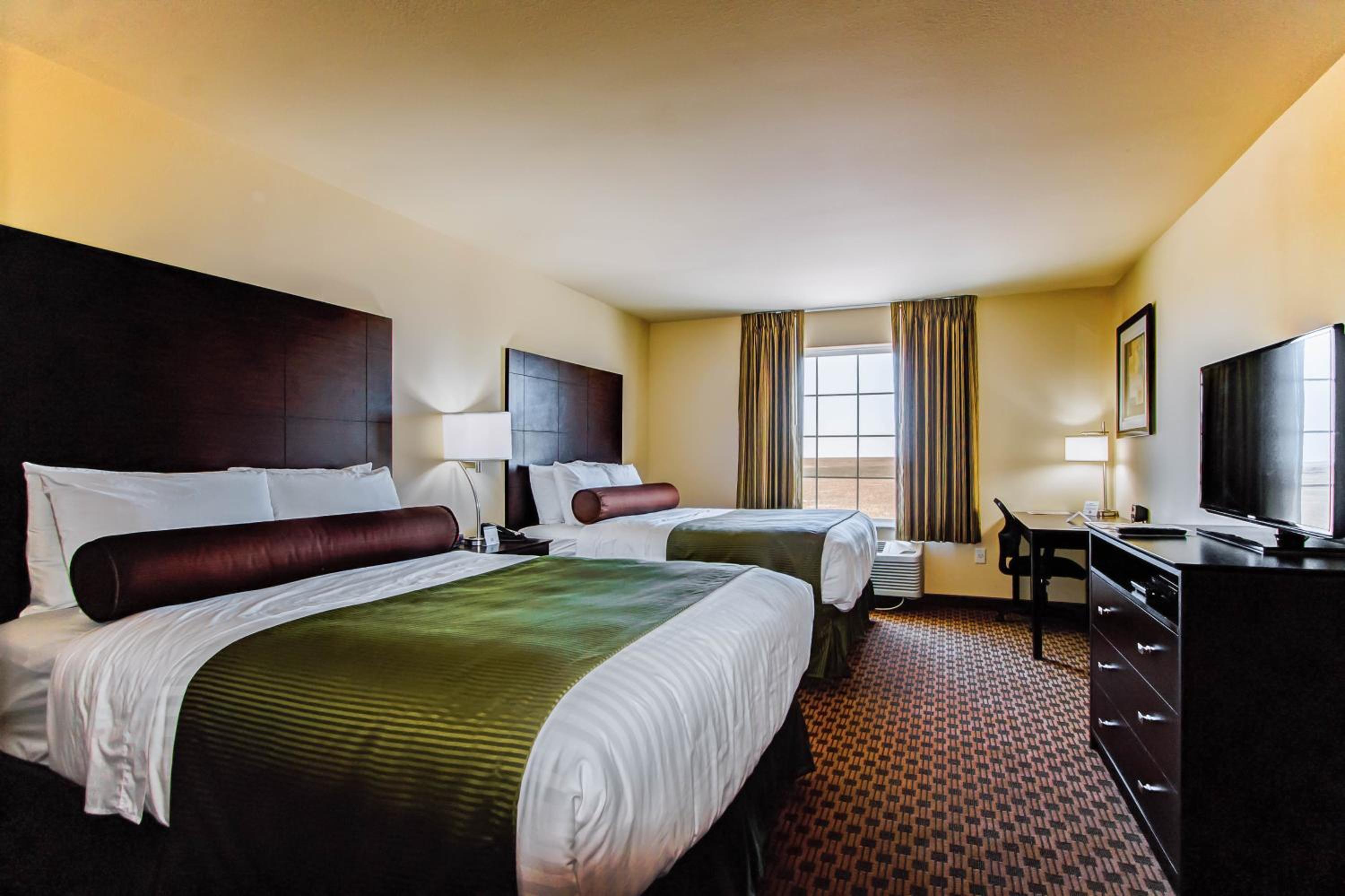 Queen Room with Two Queen Beds photo 1