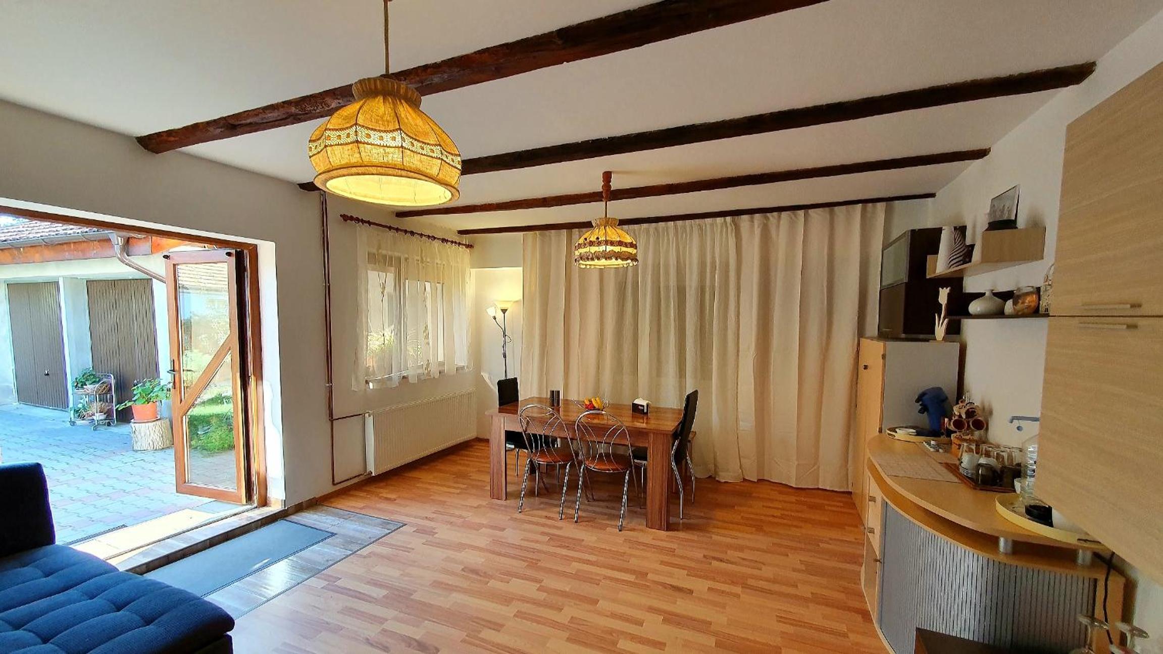 Queen Room with Balcony - Photo 5