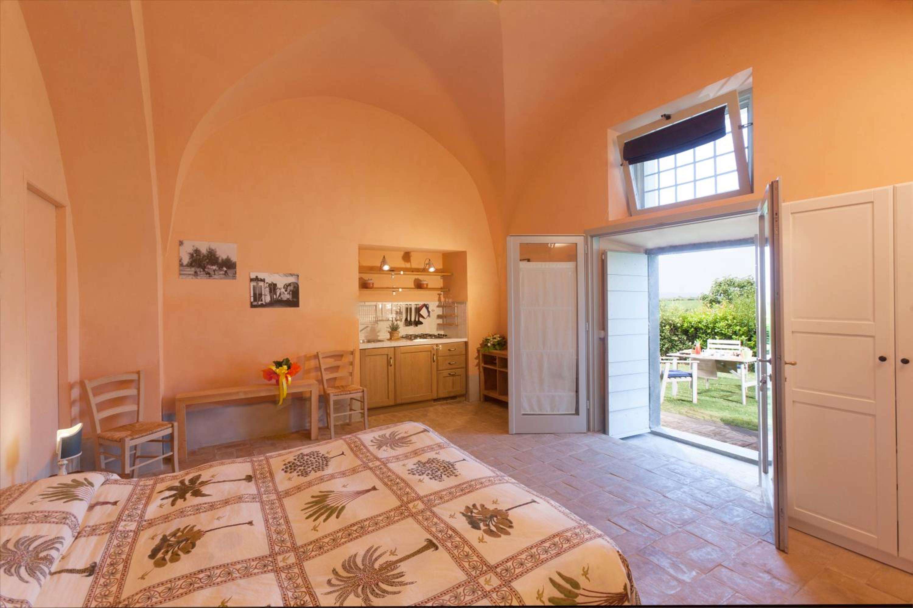 Studio with Pool View photo 3
