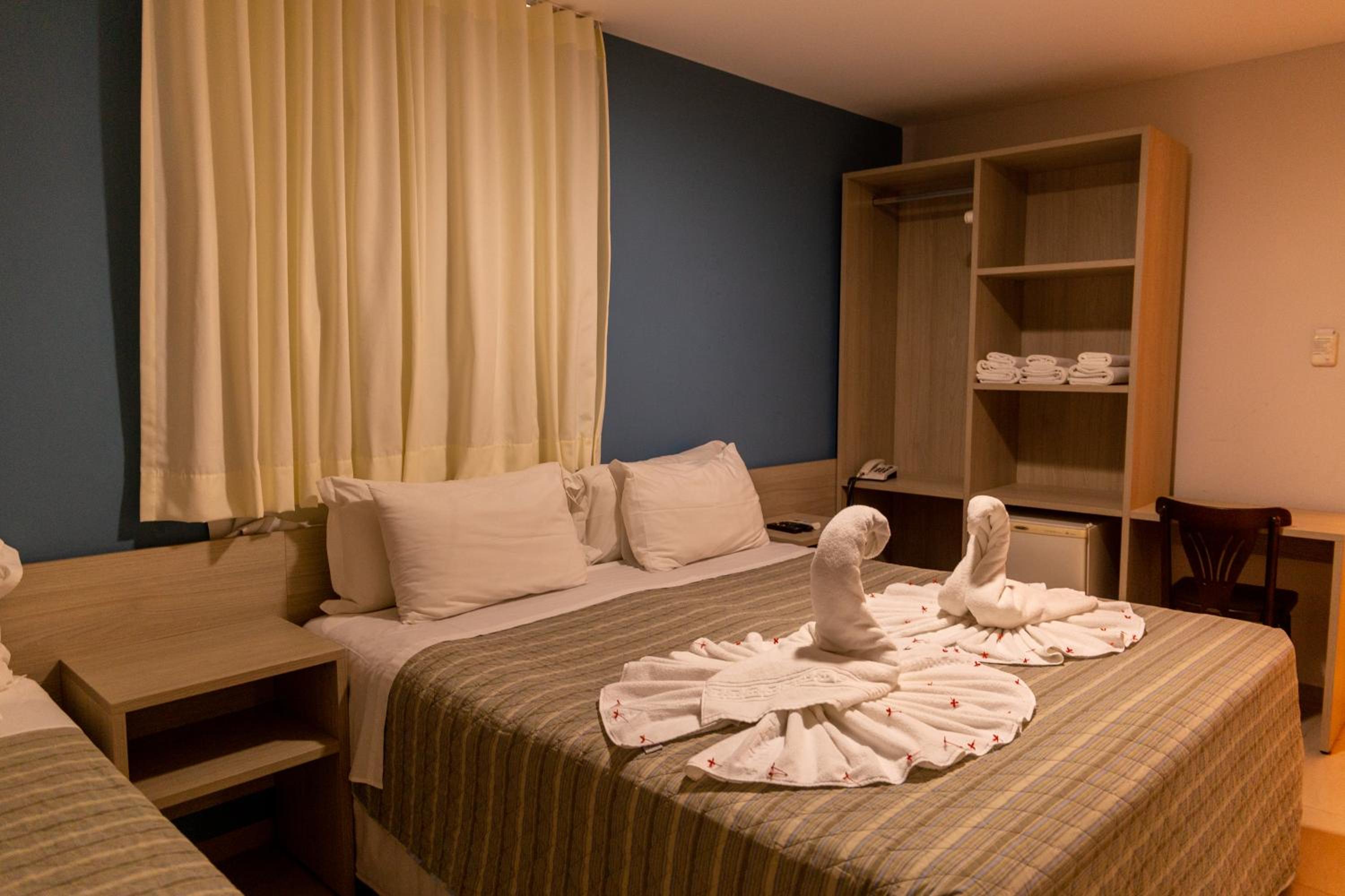 Standard Triple Room Lateral photo 3