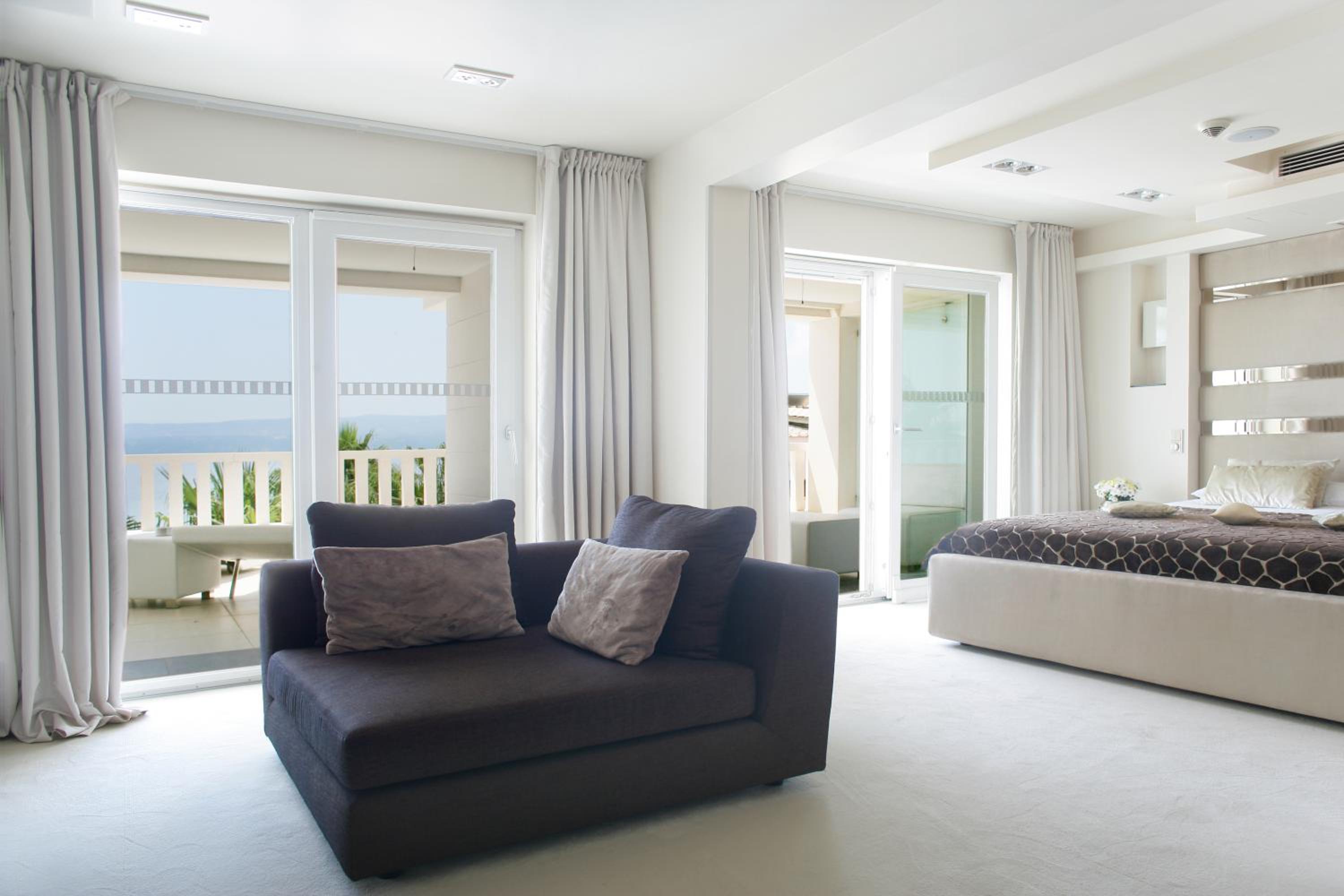 Deluxe Suite with Sea View, Terrace and Whirlpool  photo 3