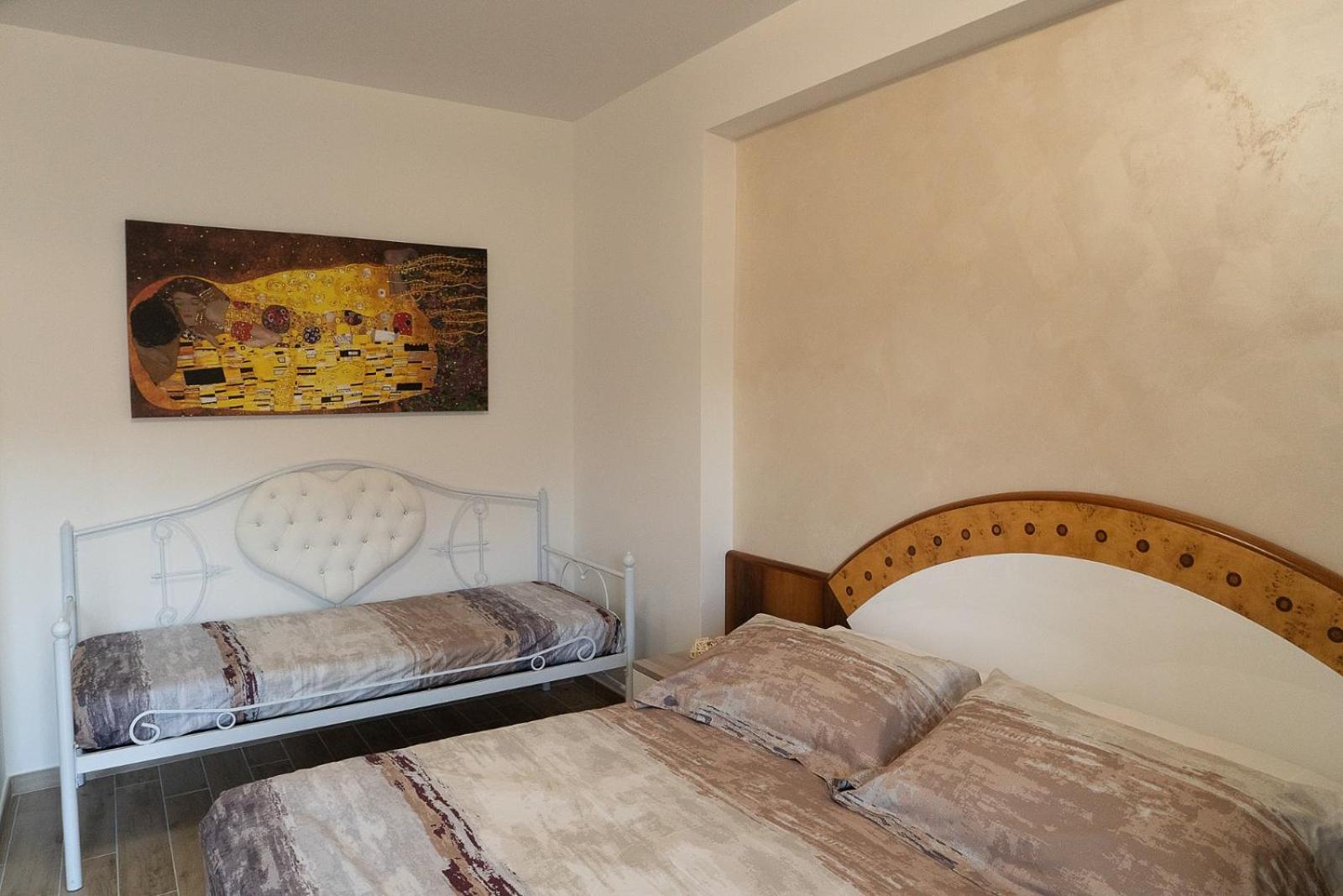Comfort Triple Room - Photo 13