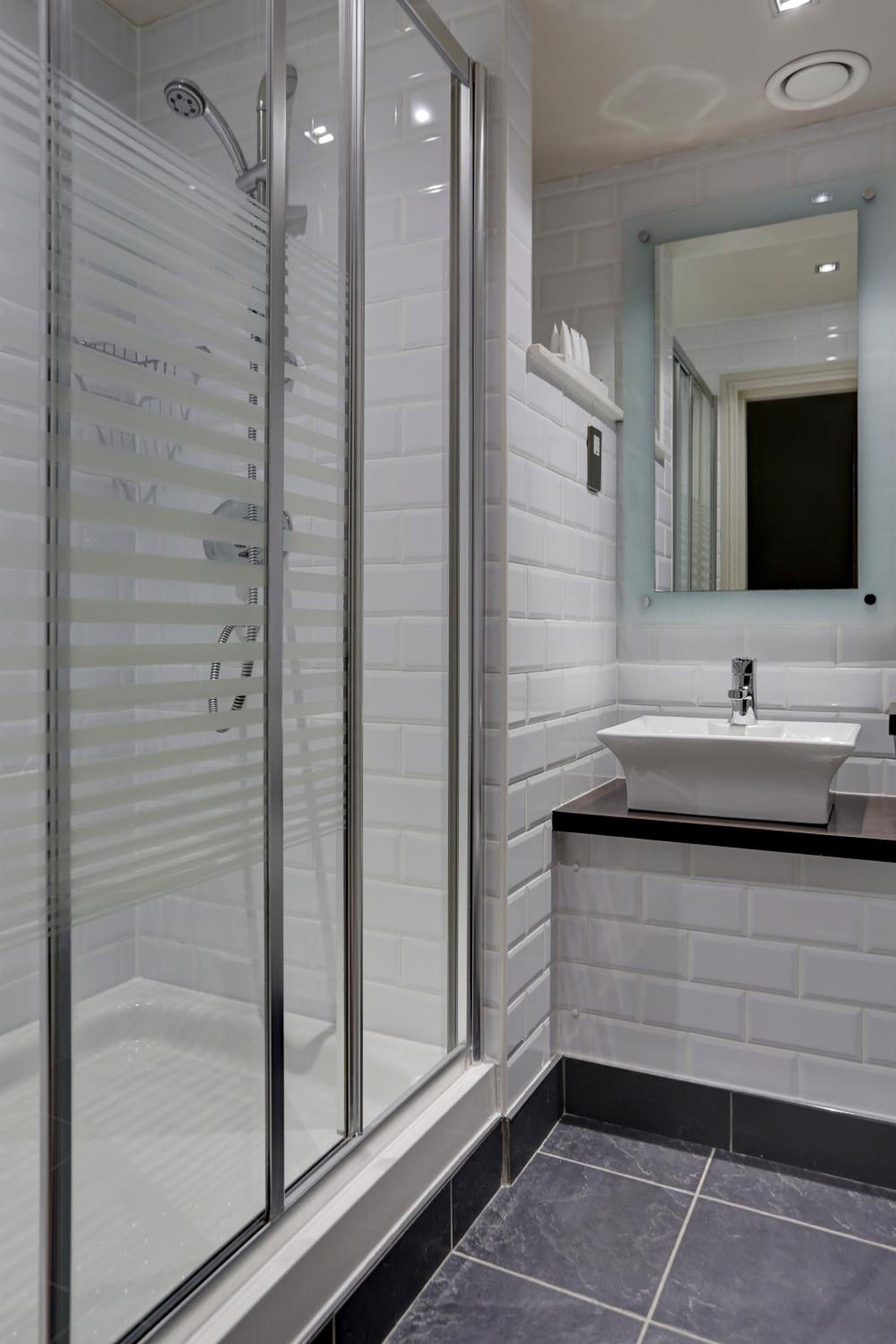 Standard Double Room - Non-Smoking - Photo 2